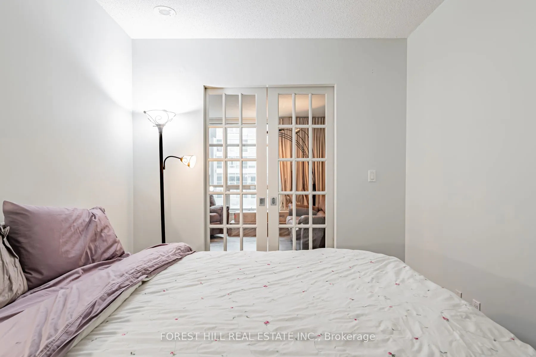 350 WELLINGTON Street W #424