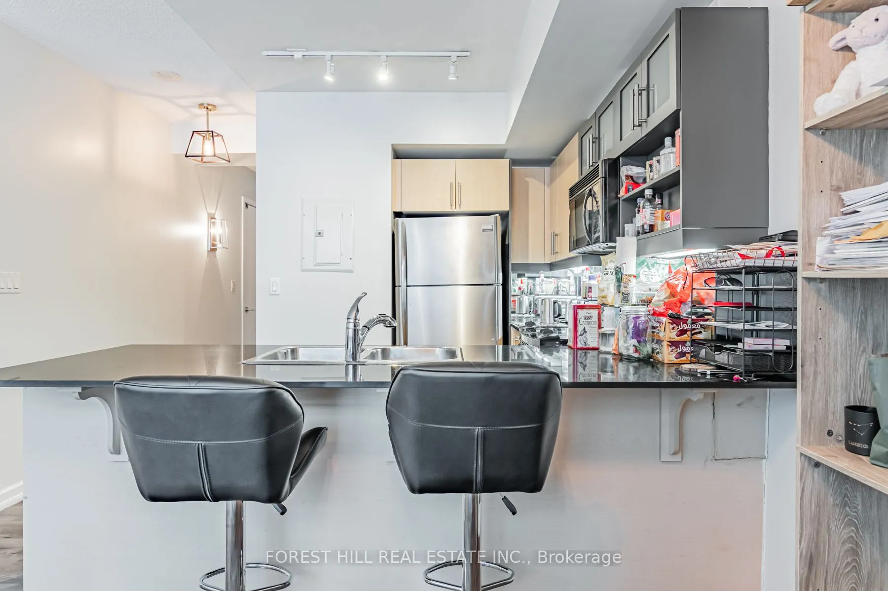 350 WELLINGTON Street W #424