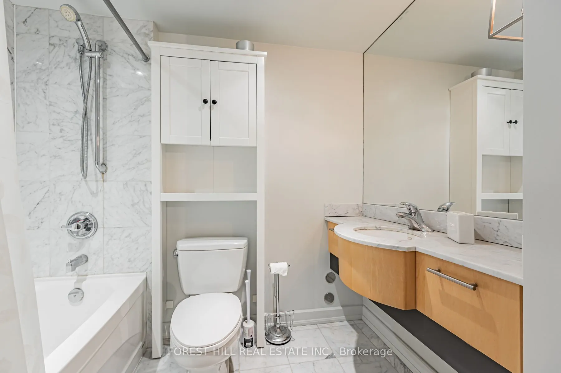 350 WELLINGTON Street W #424