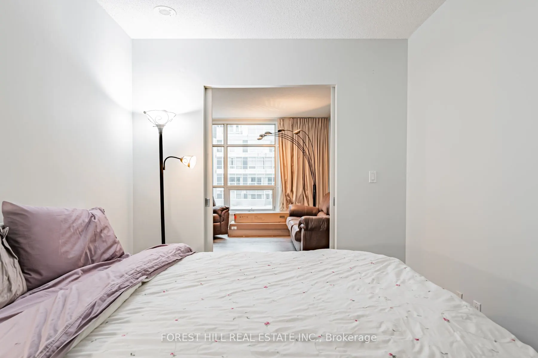 350 WELLINGTON Street W #424
