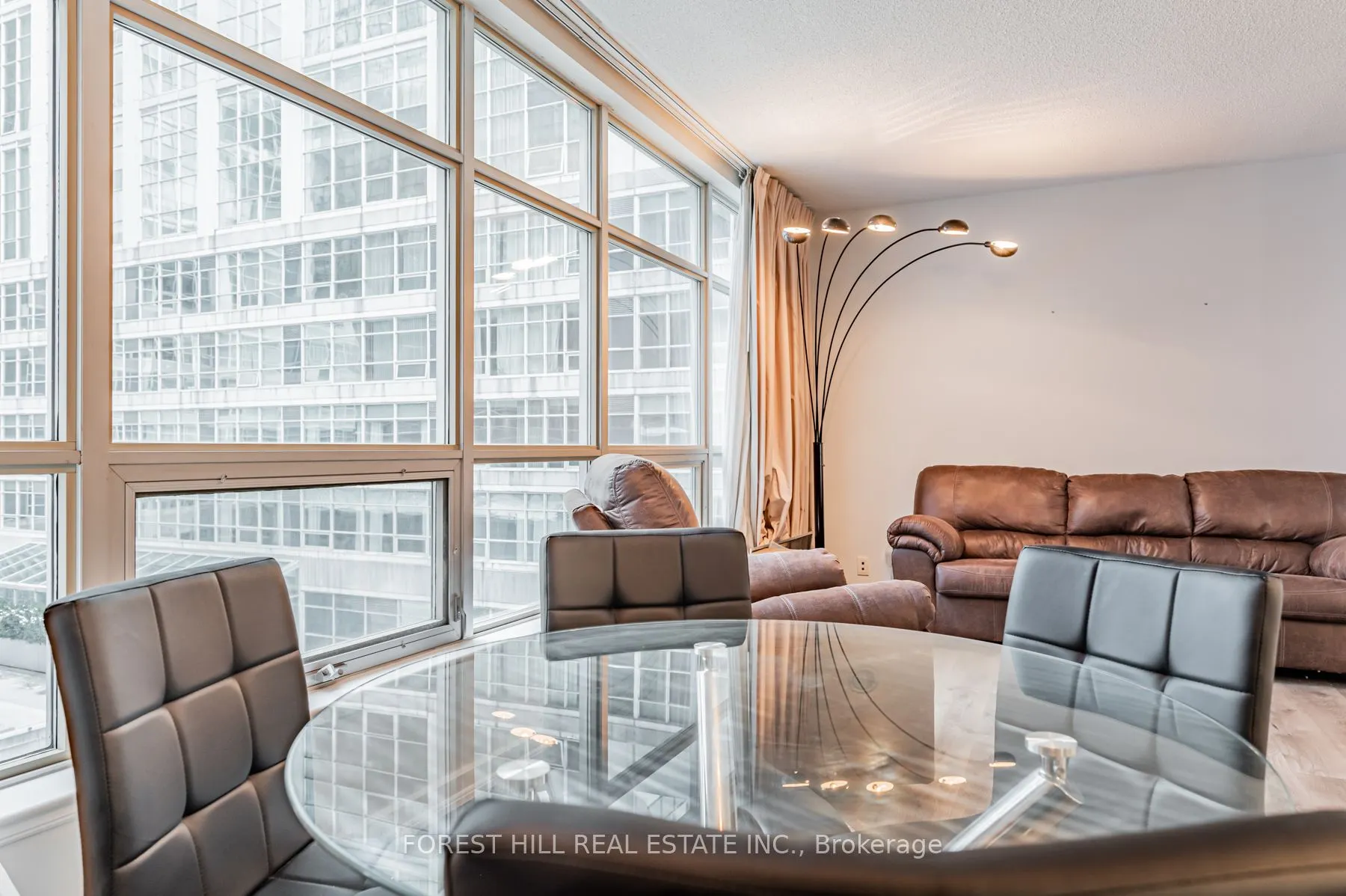 350 WELLINGTON Street W #424