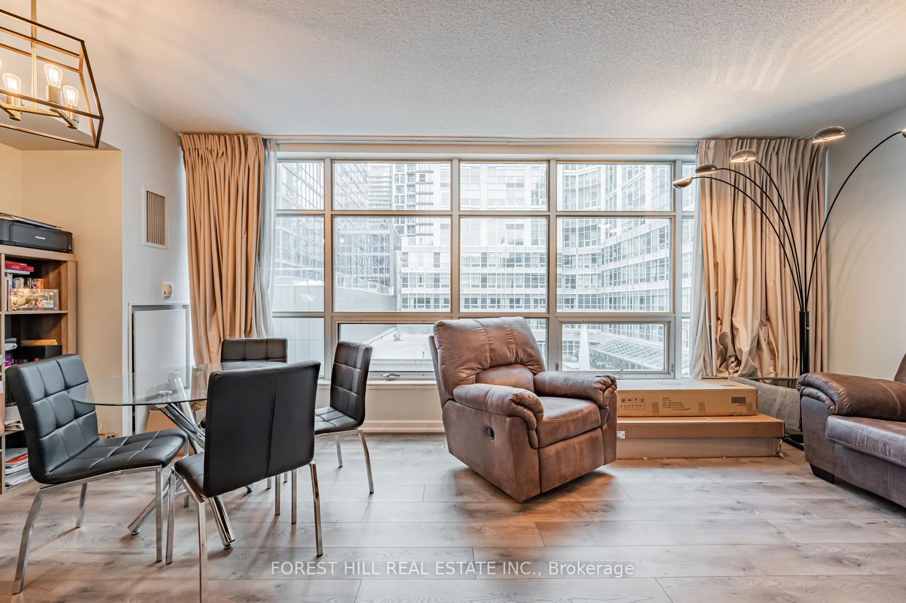 350 WELLINGTON Street W #424