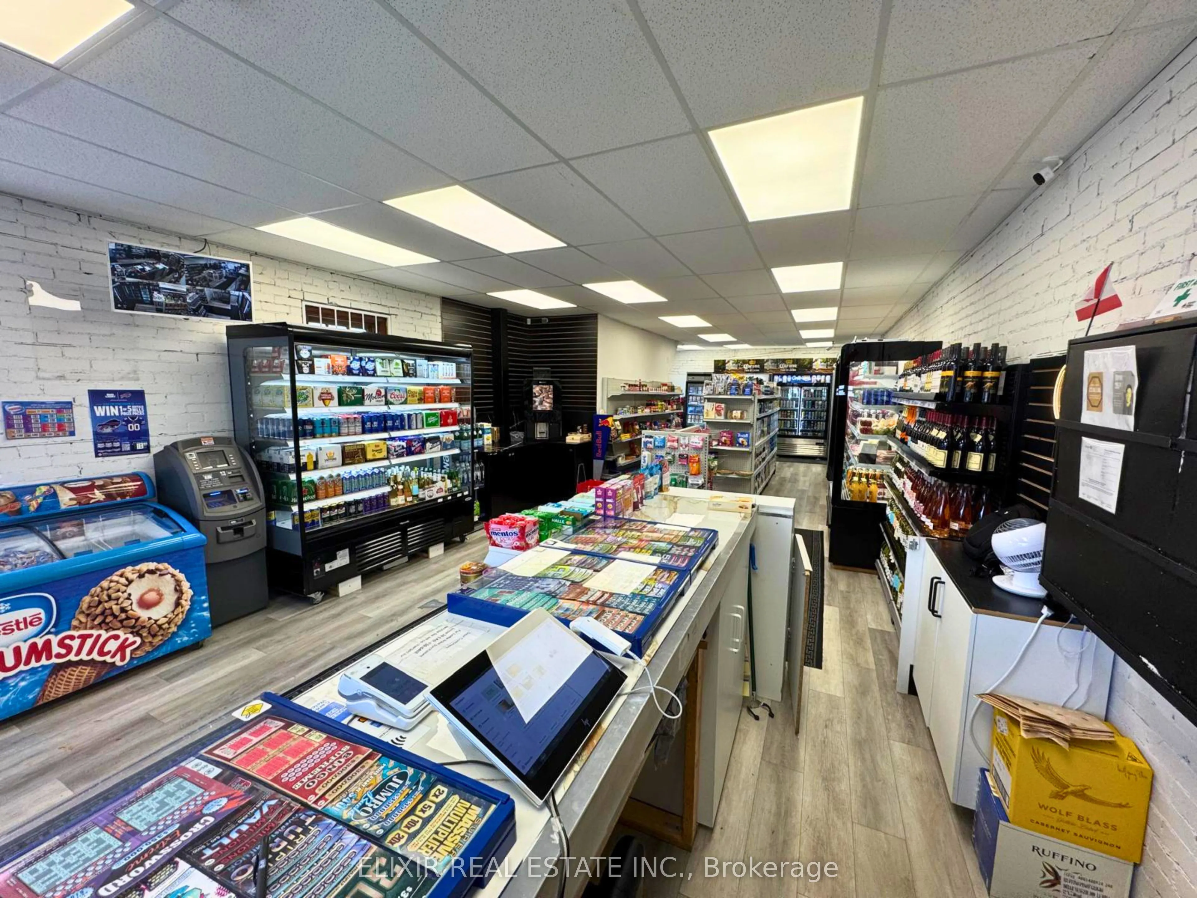 461 Eglinton Avenue E