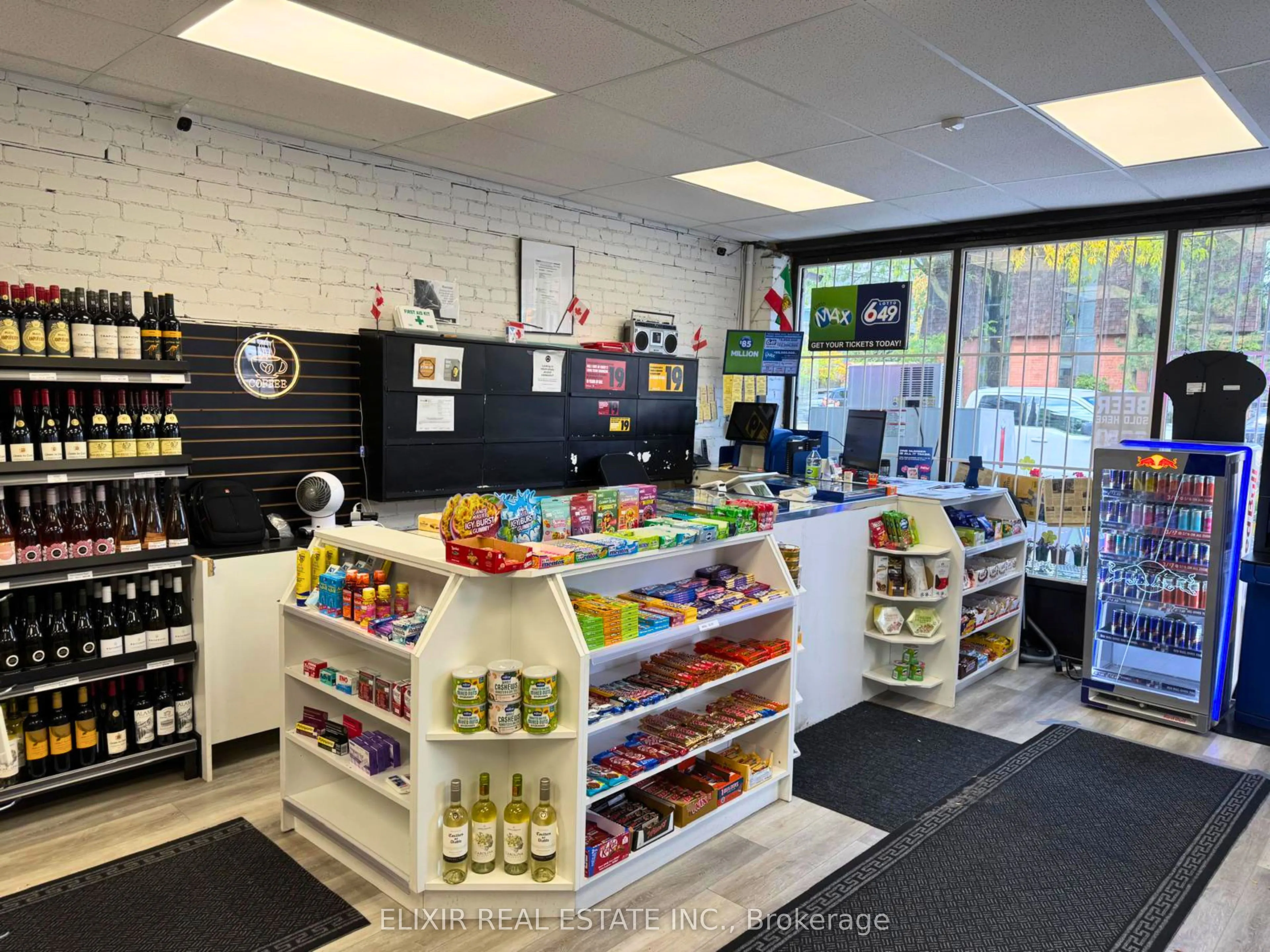 461 Eglinton Avenue E