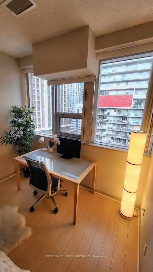 393 King Street W #1204