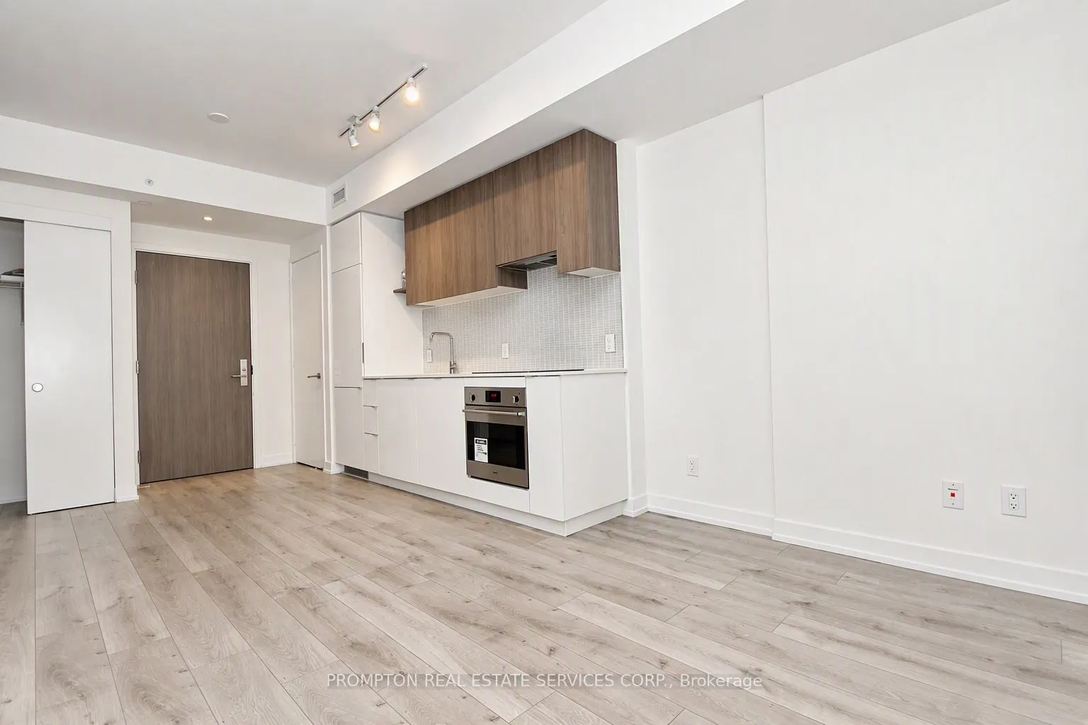 161 Roehampton Avenue #627