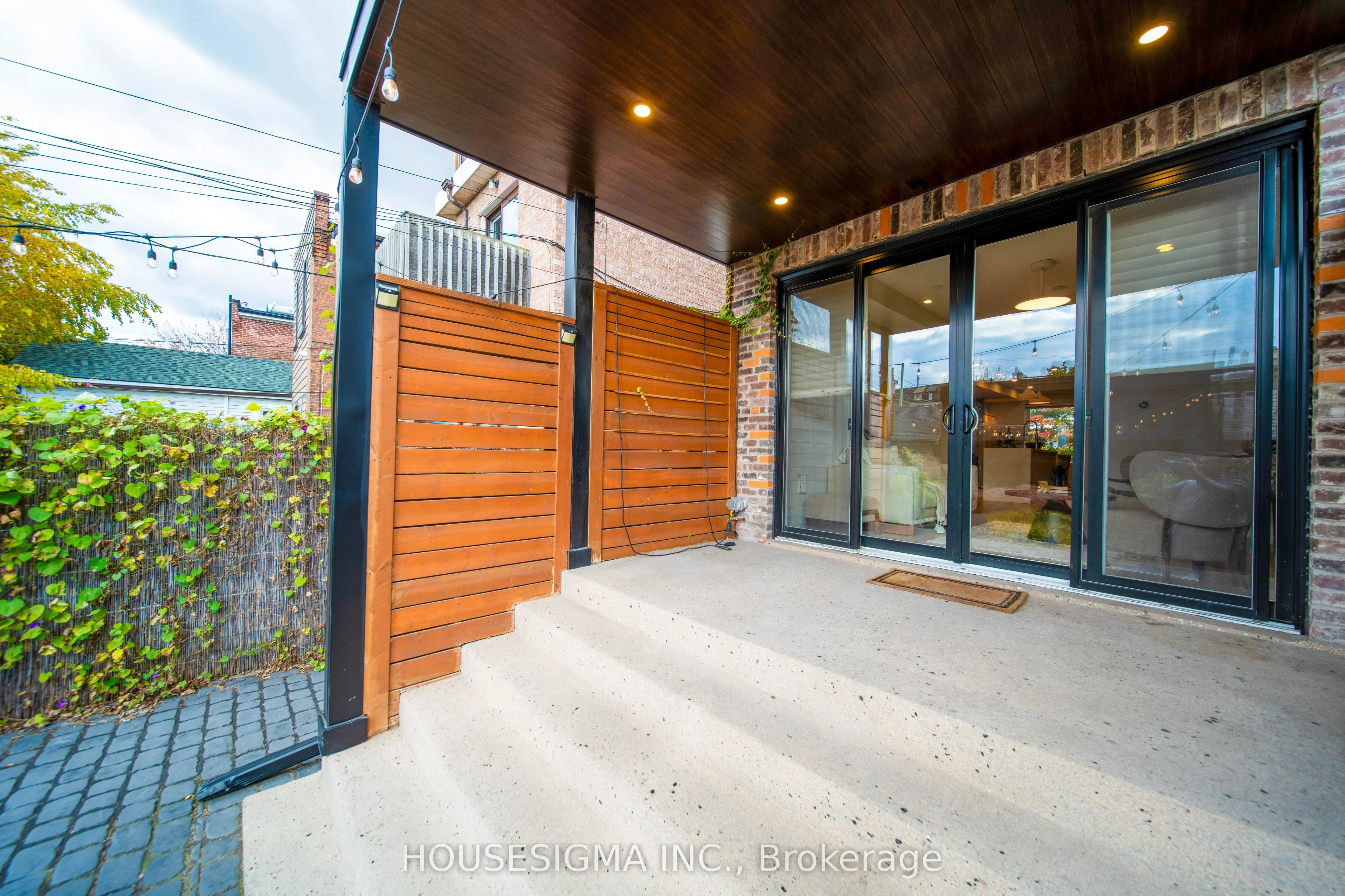 274 Roxton Road
