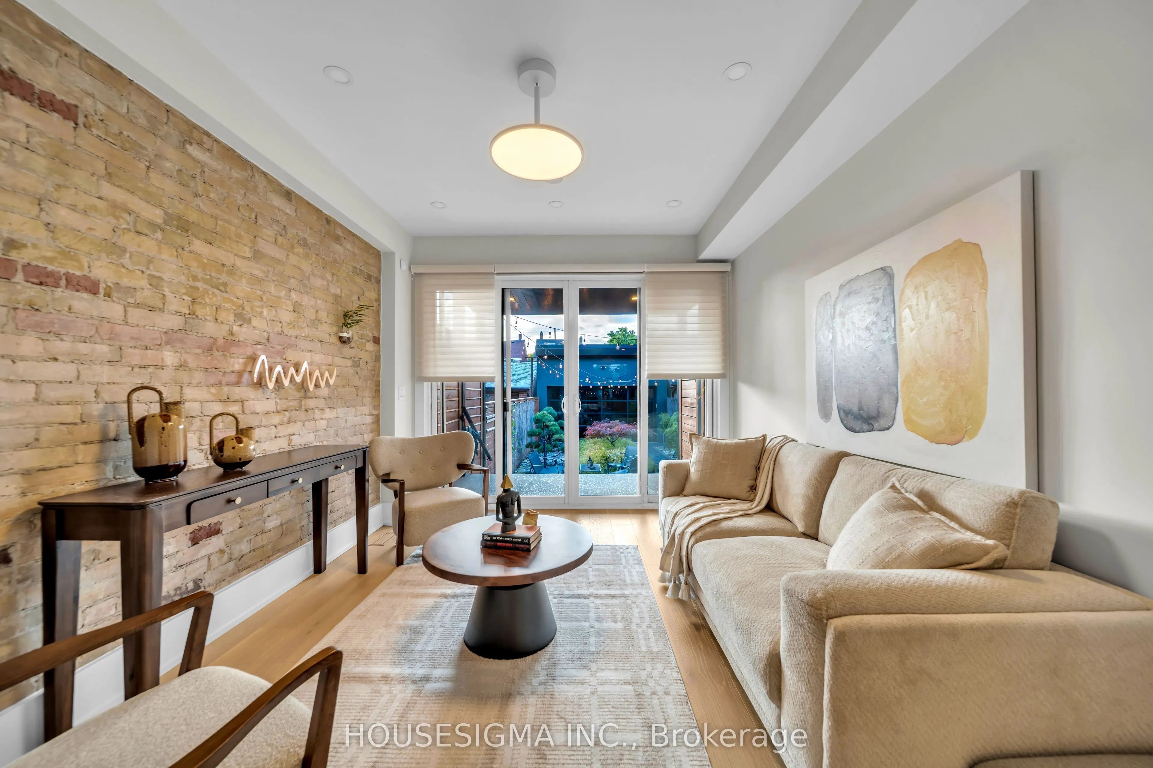 274 Roxton Road