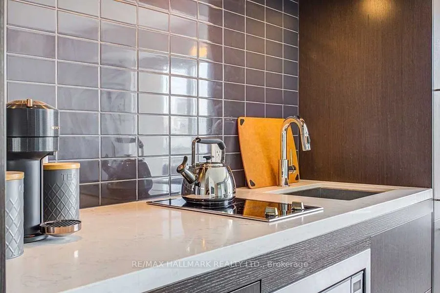 155 Yorkville Avenue #2307