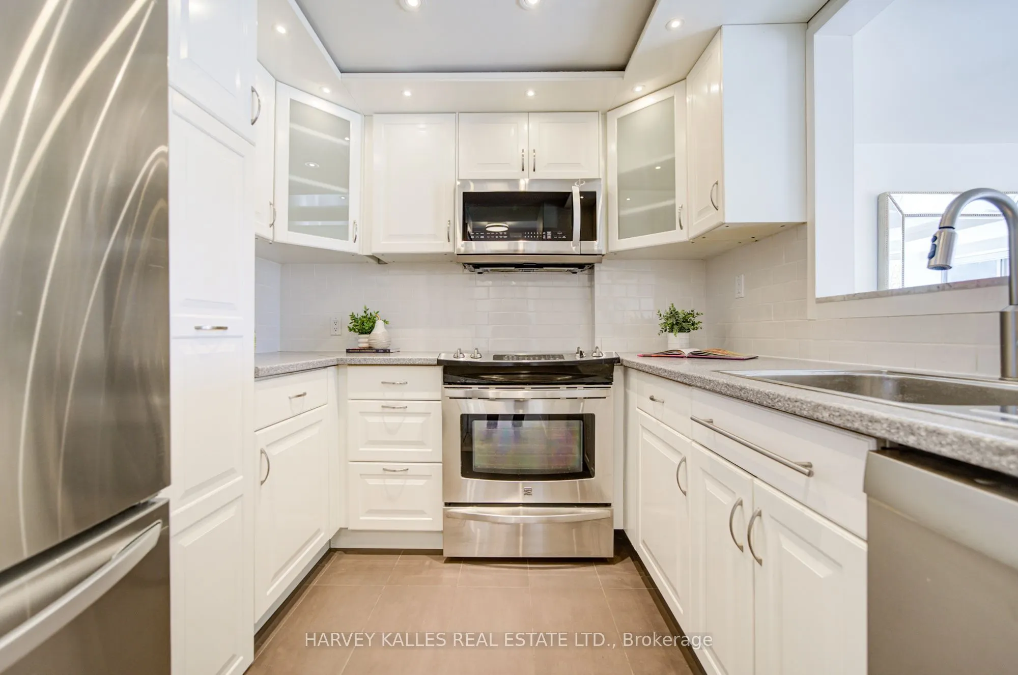 1818 Bayview Avenue #512