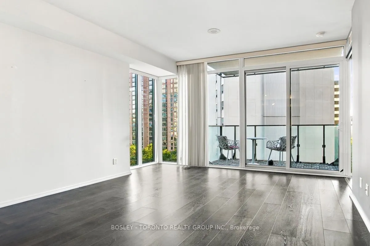 75 St. Nicholas Street #805