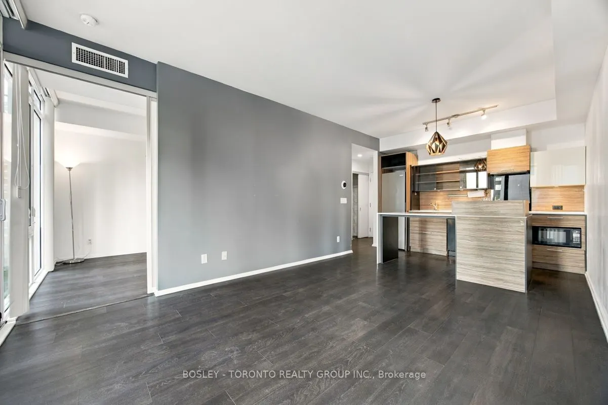 75 St. Nicholas Street #805