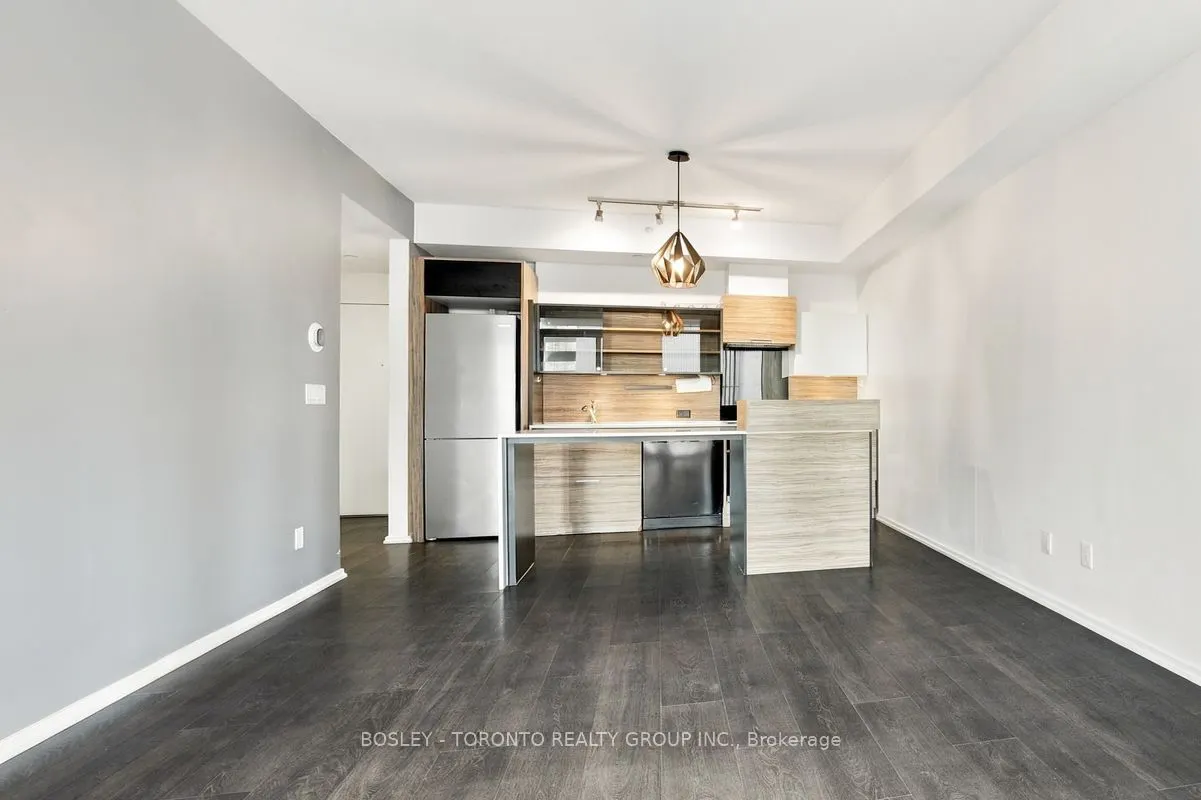 75 St. Nicholas Street #805