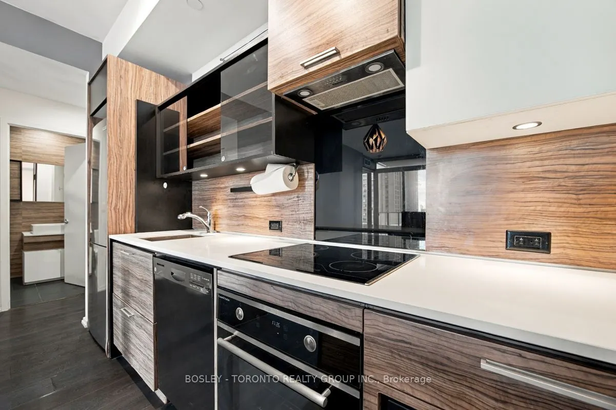 75 St. Nicholas Street #805