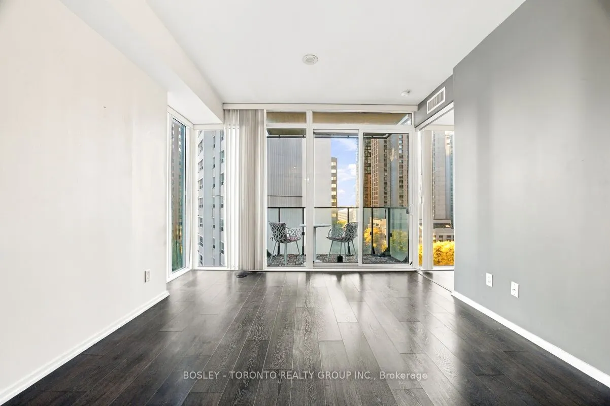 75 St. Nicholas Street #805