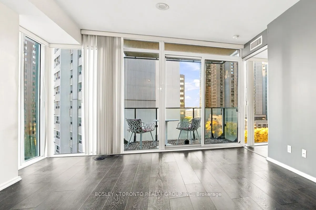 75 St. Nicholas Street #805