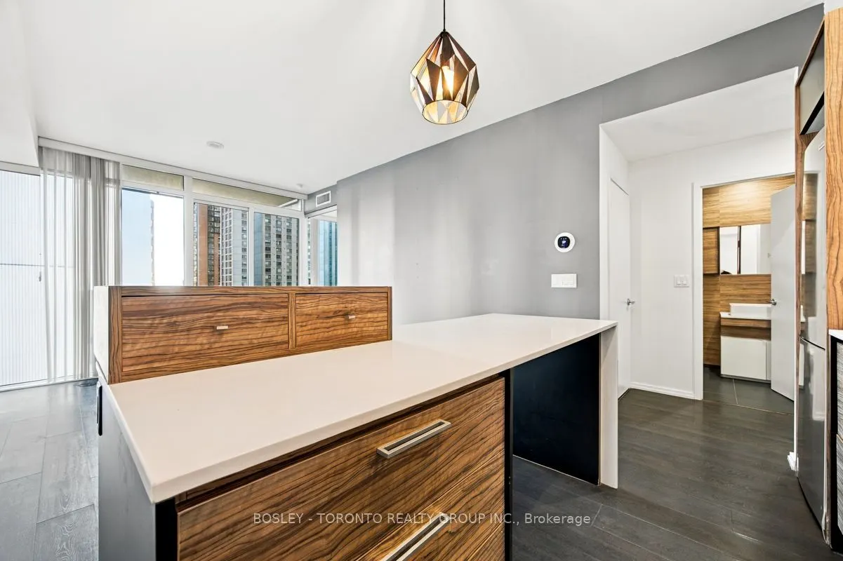 75 St. Nicholas Street #805