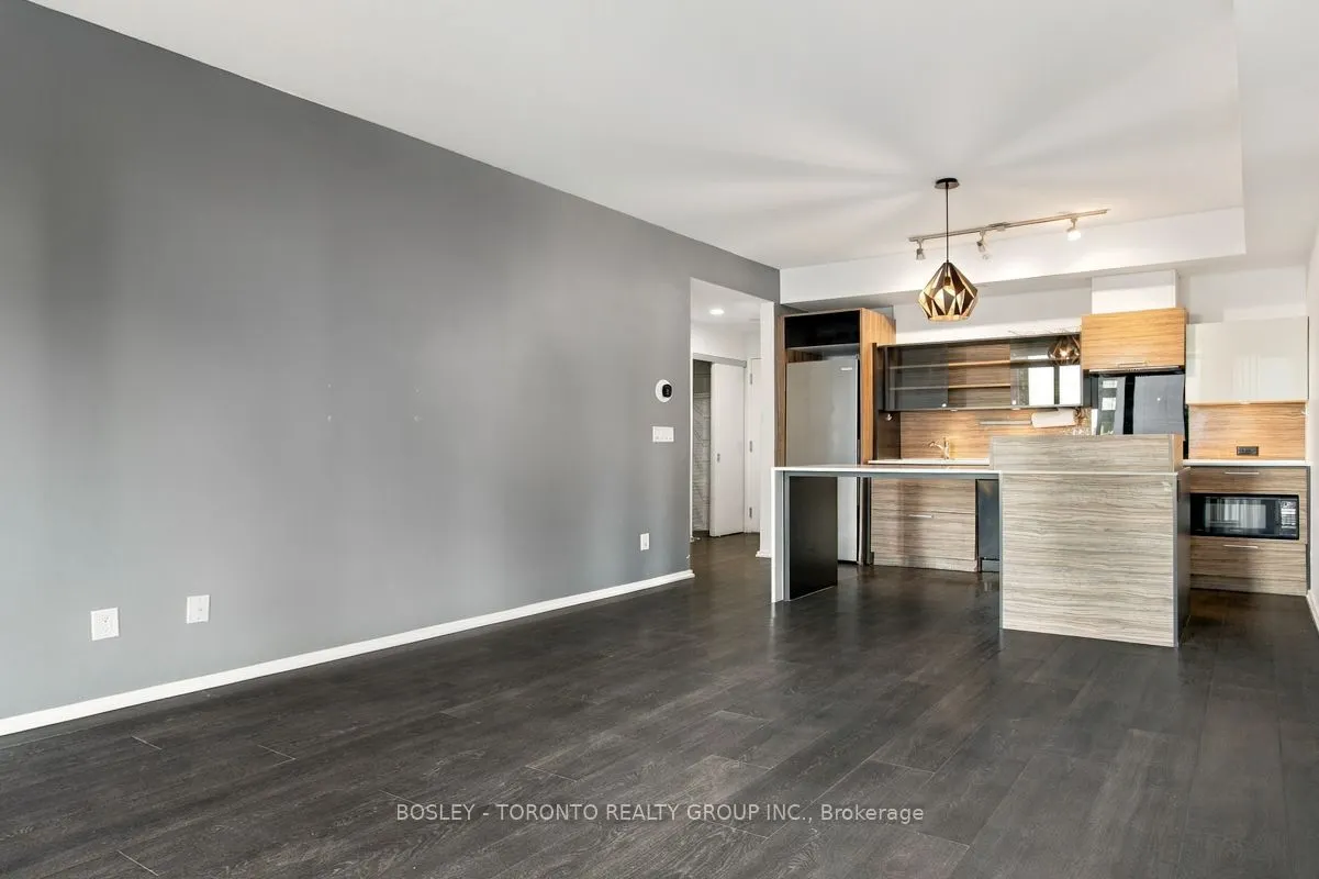 75 St. Nicholas Street #805