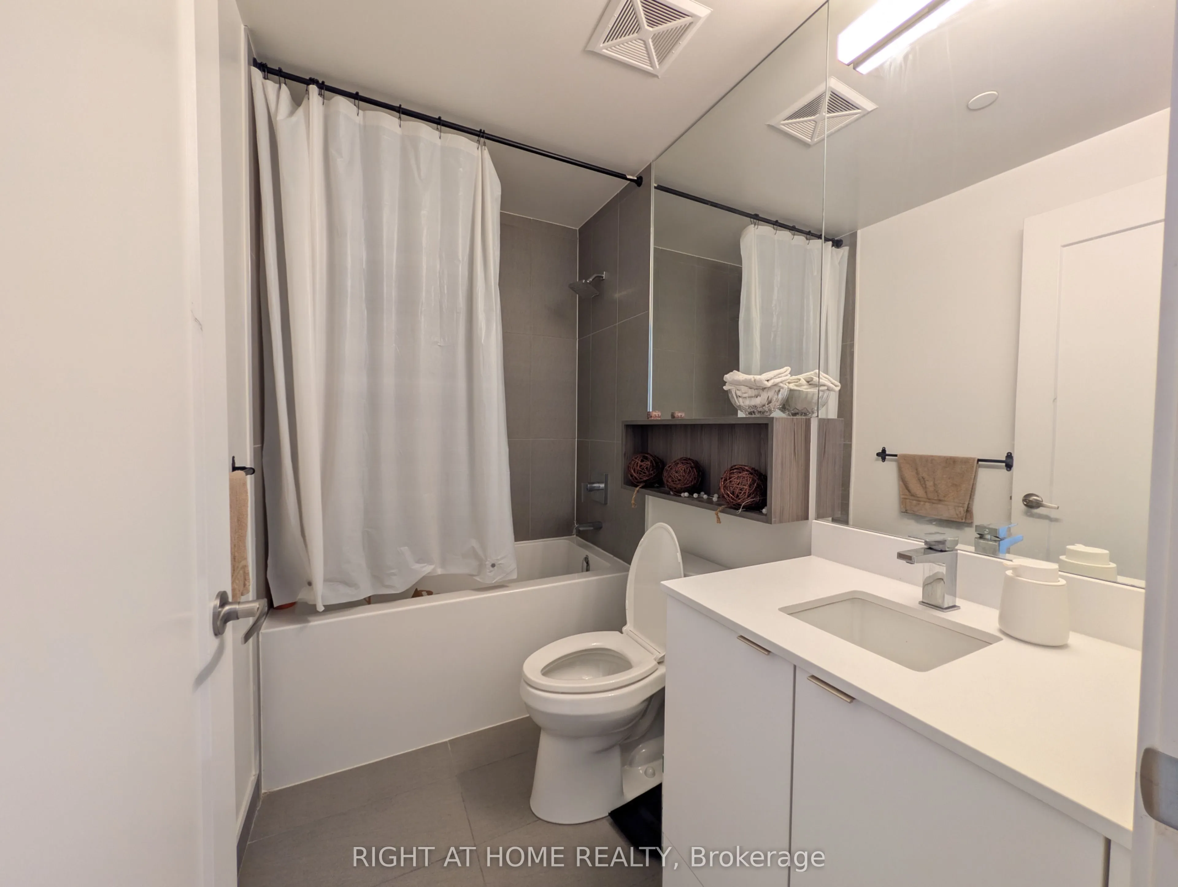 60 Princess Street #1721