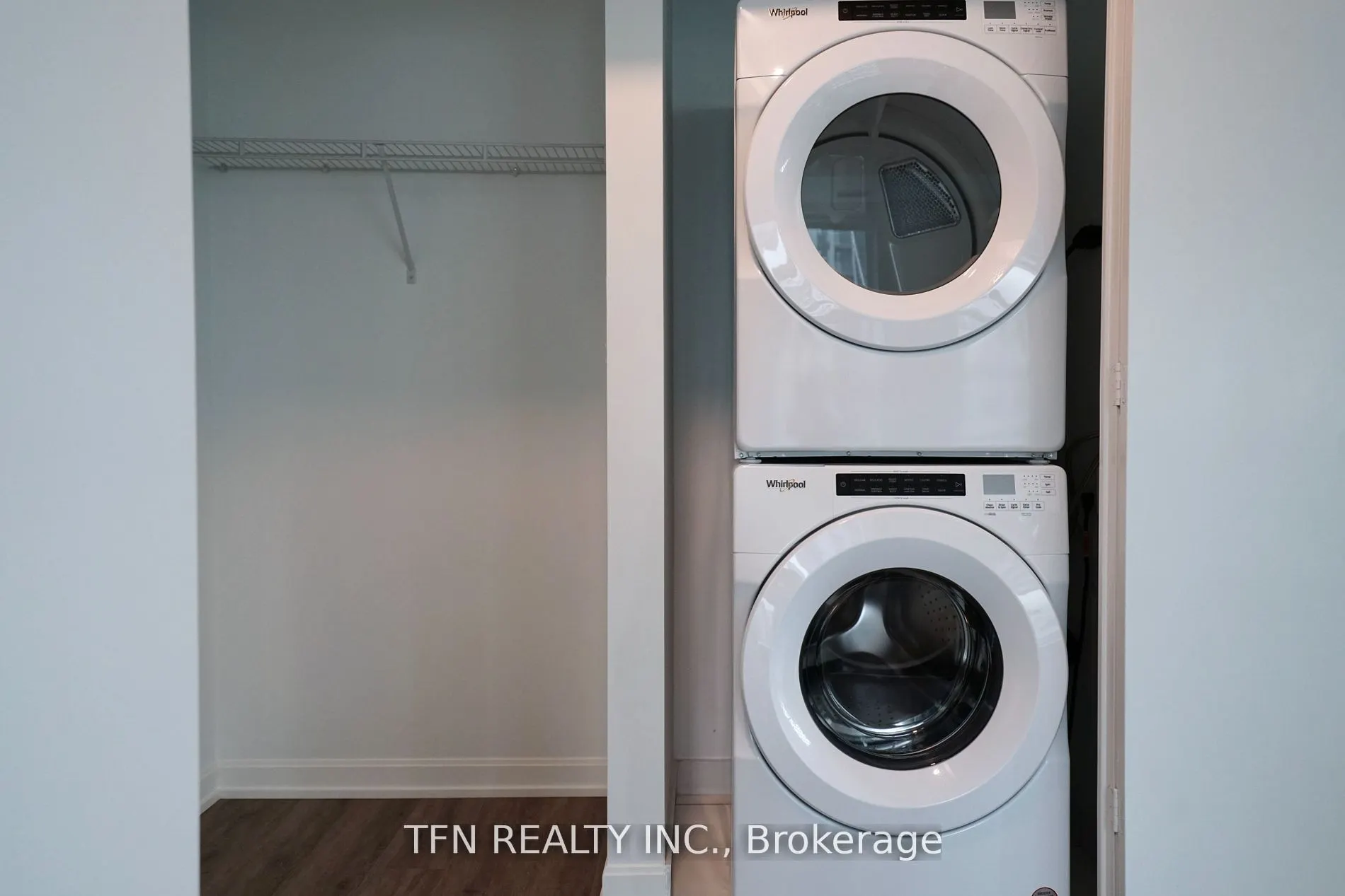 327 King Street W #2306