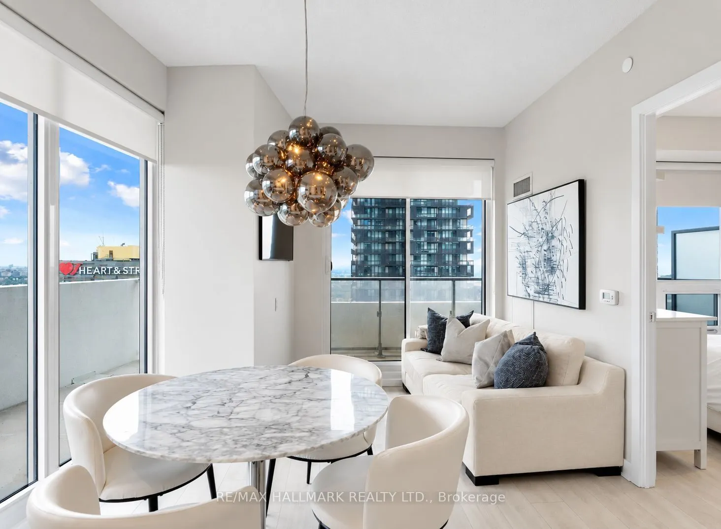 2221 Yonge Street #4009