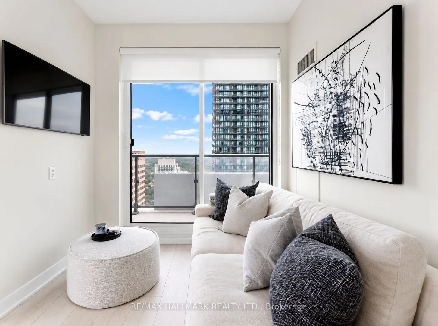2221 Yonge Street #4009
