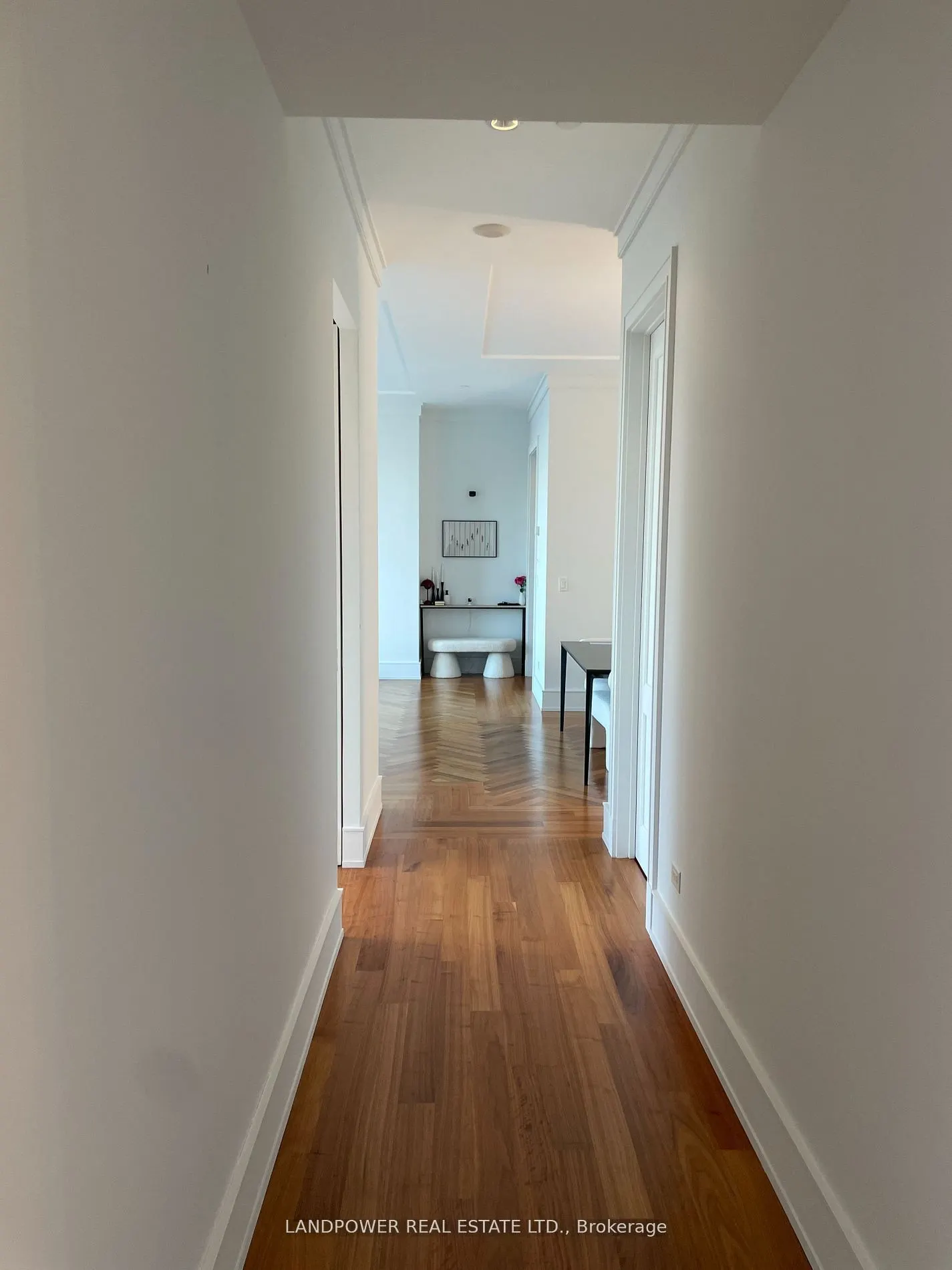 183 Wellington Street W #3702
