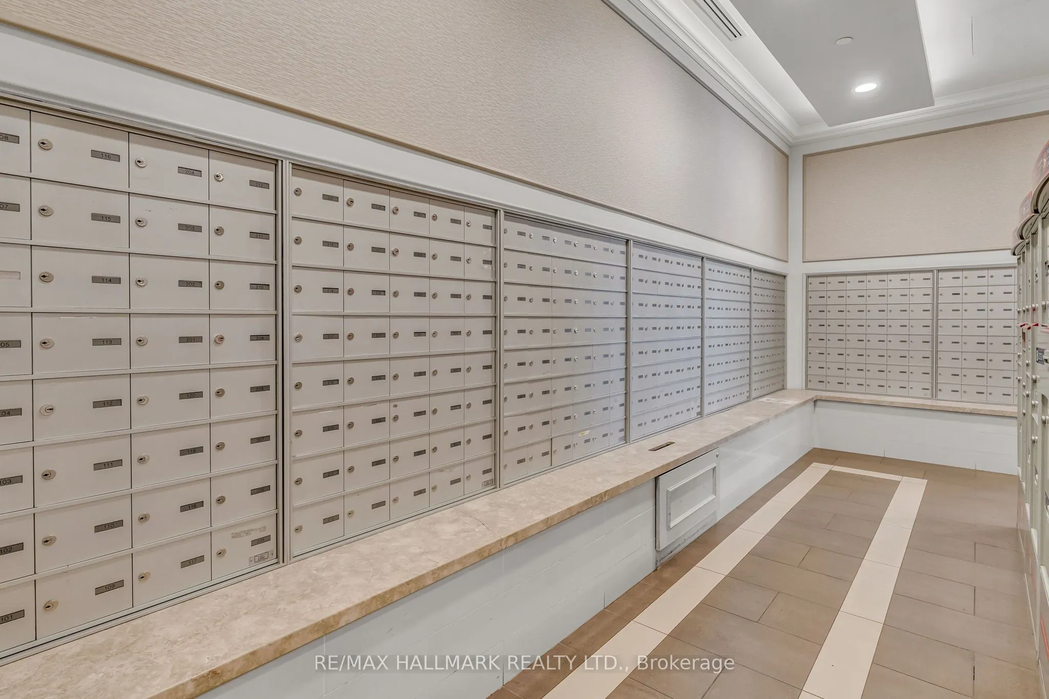 35 Saranac Boulevard #907