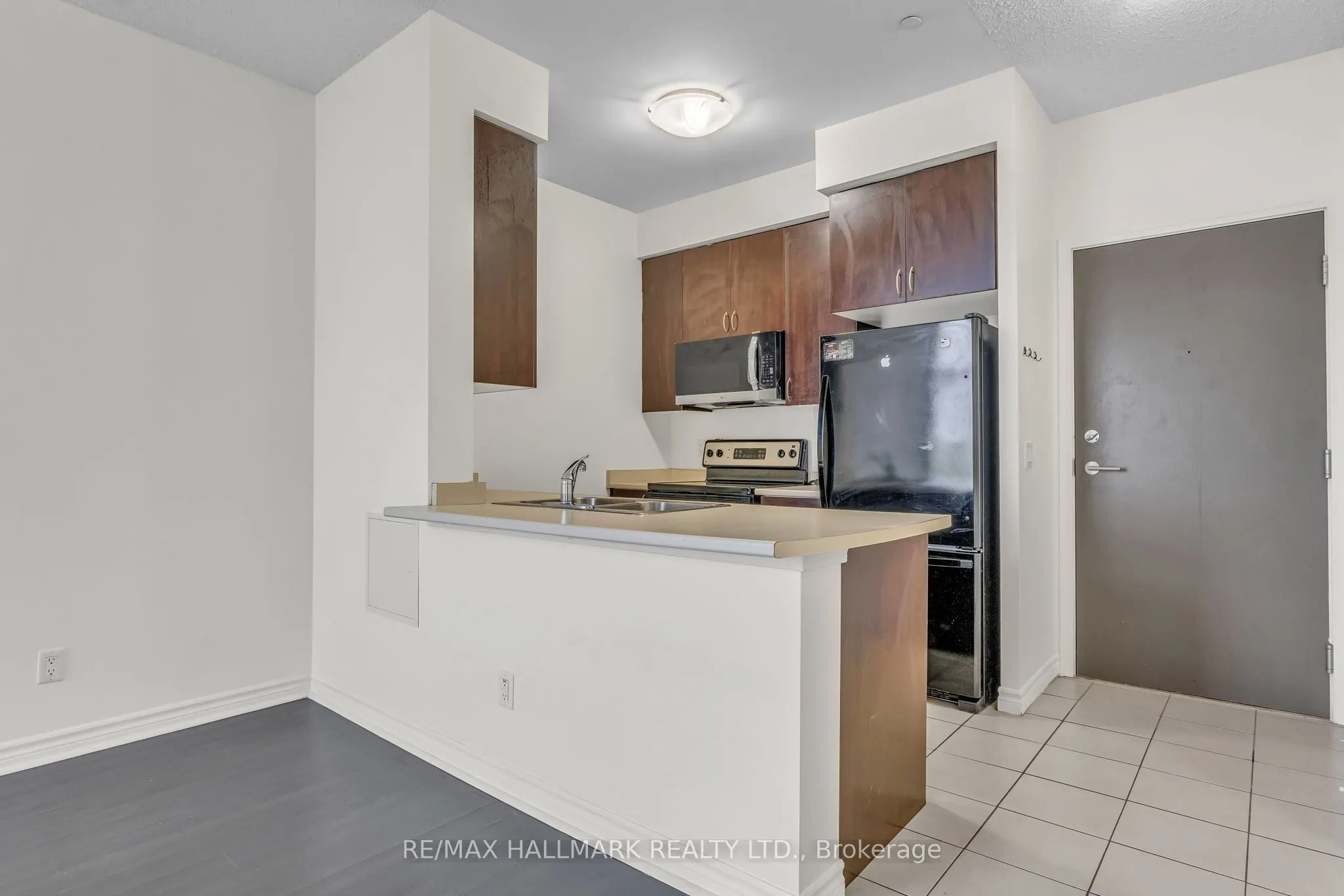 35 Saranac Boulevard #907