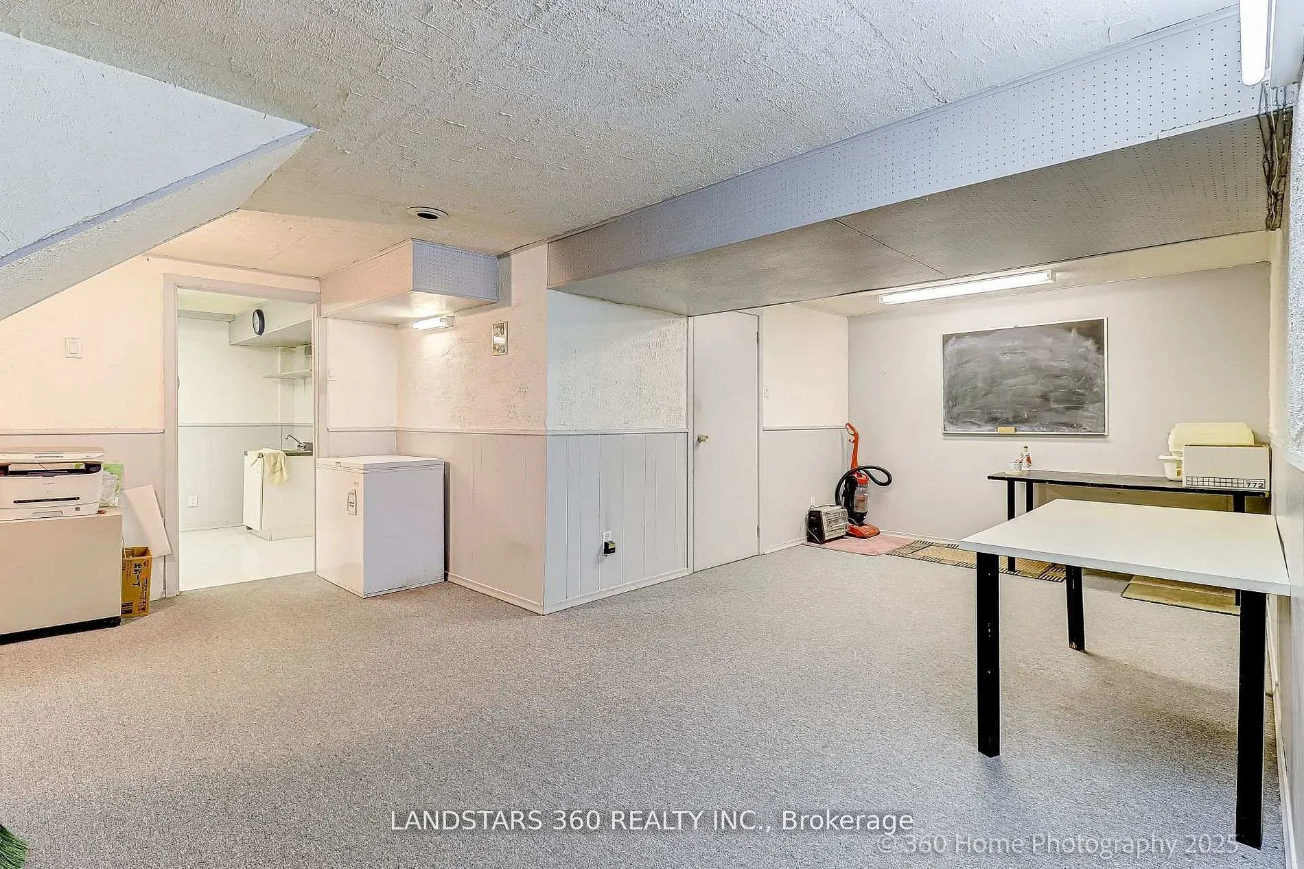 31 Whitehorn Crescent