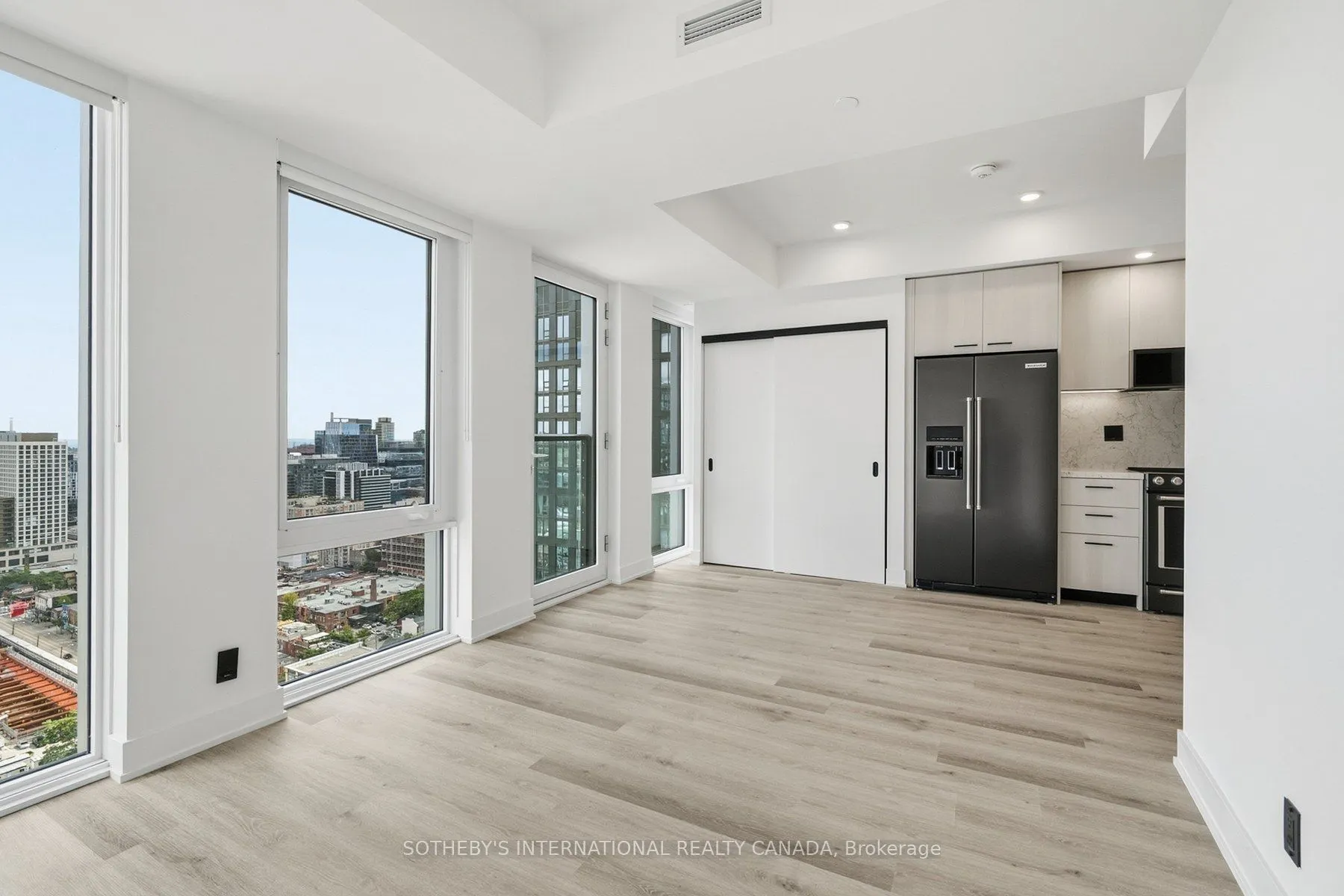 30 Mutual Street #E2905