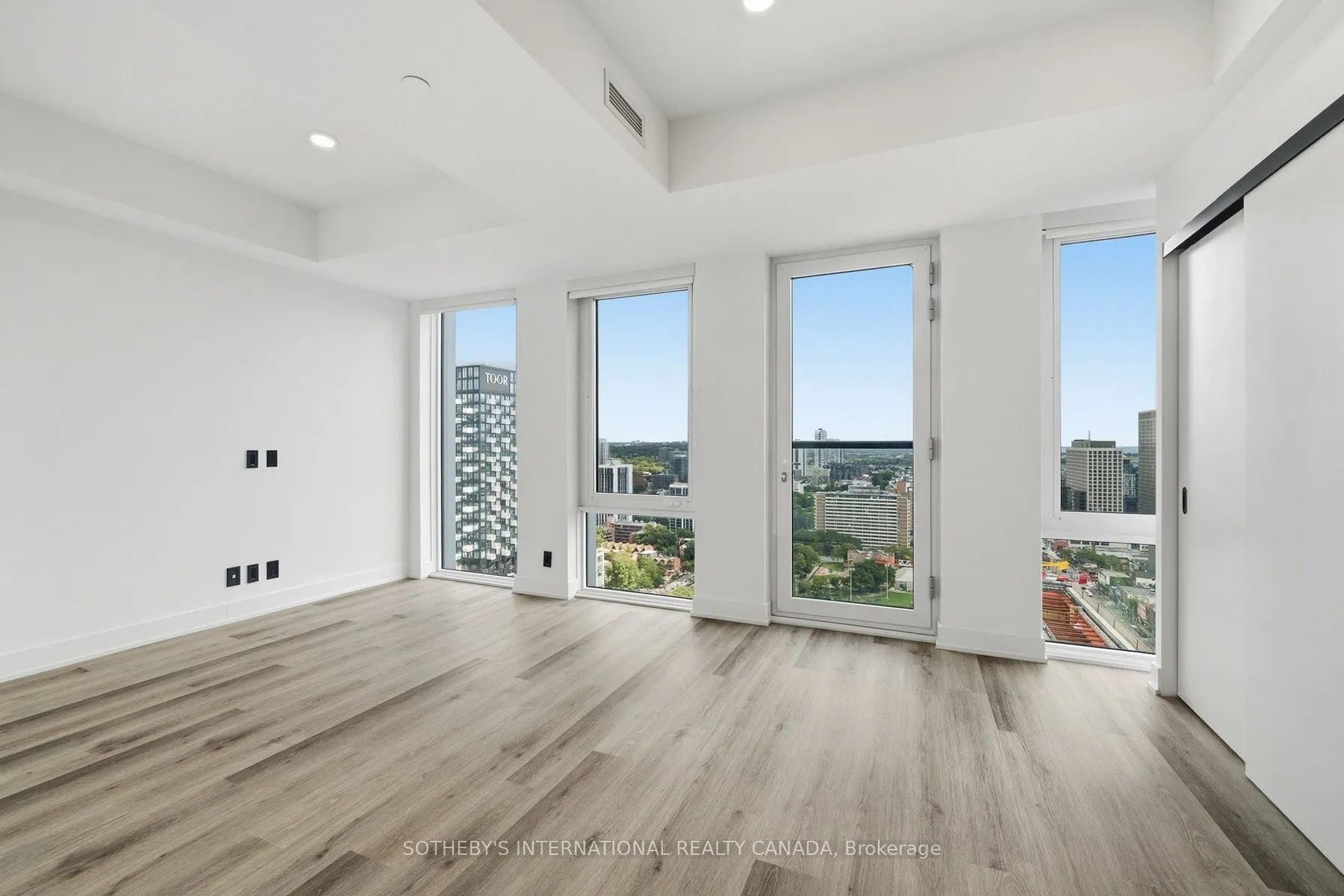 30 Mutual Street #E2905