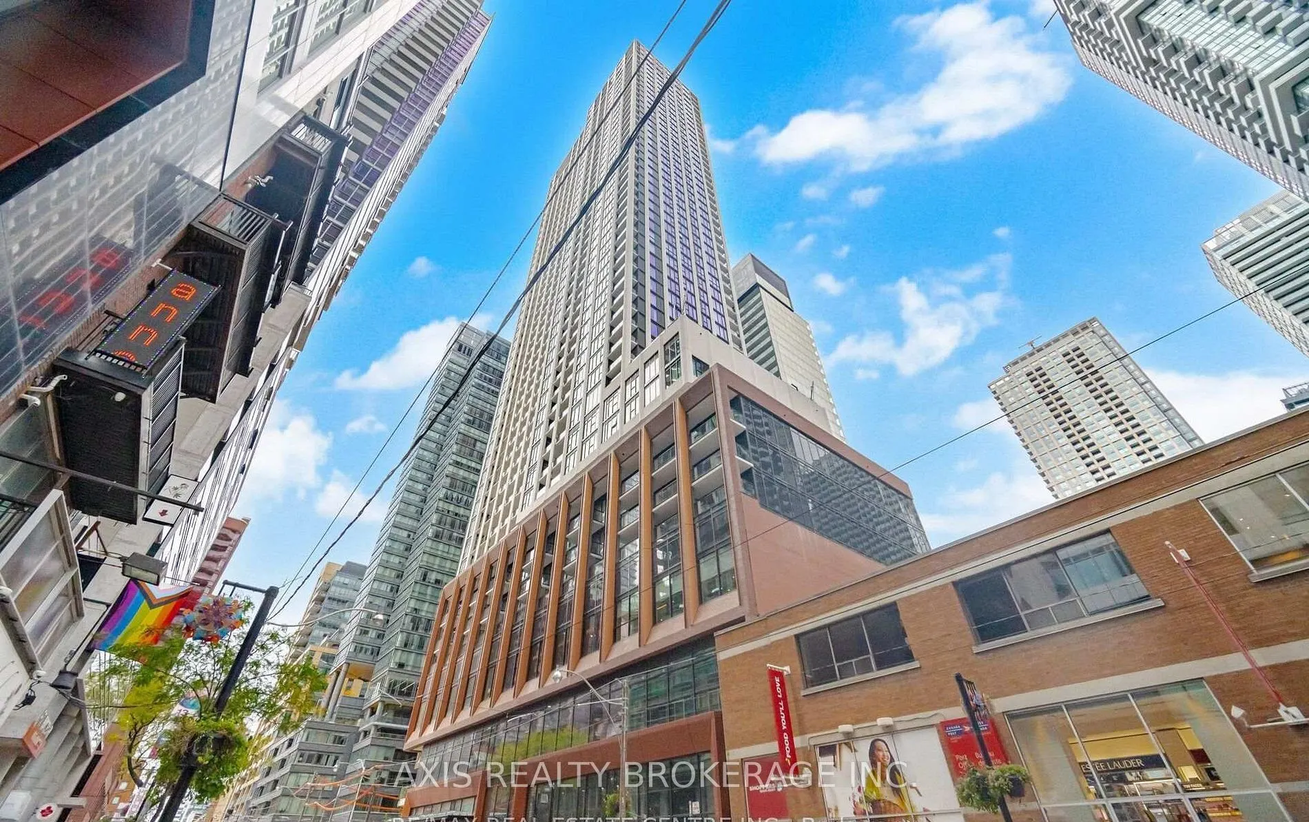 400 King Street W #2002