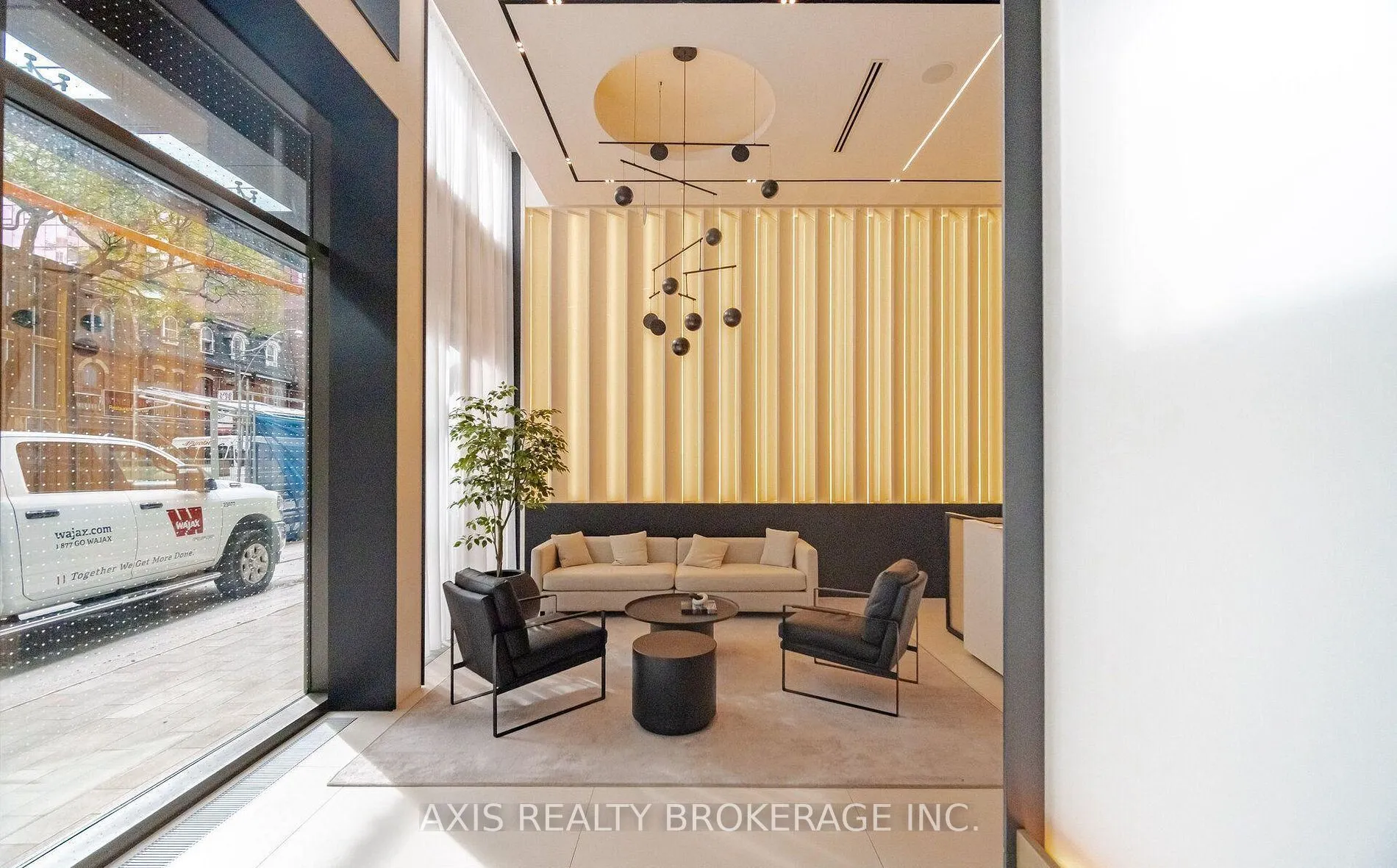 400 King Street W #2002