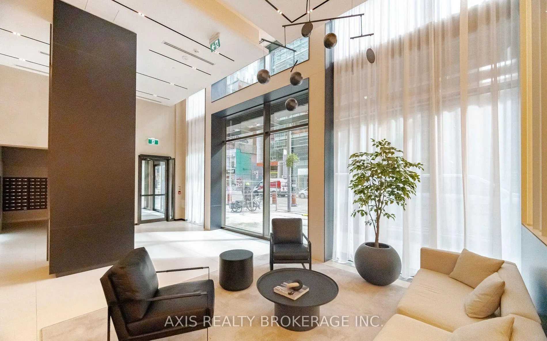 400 King Street W #2002