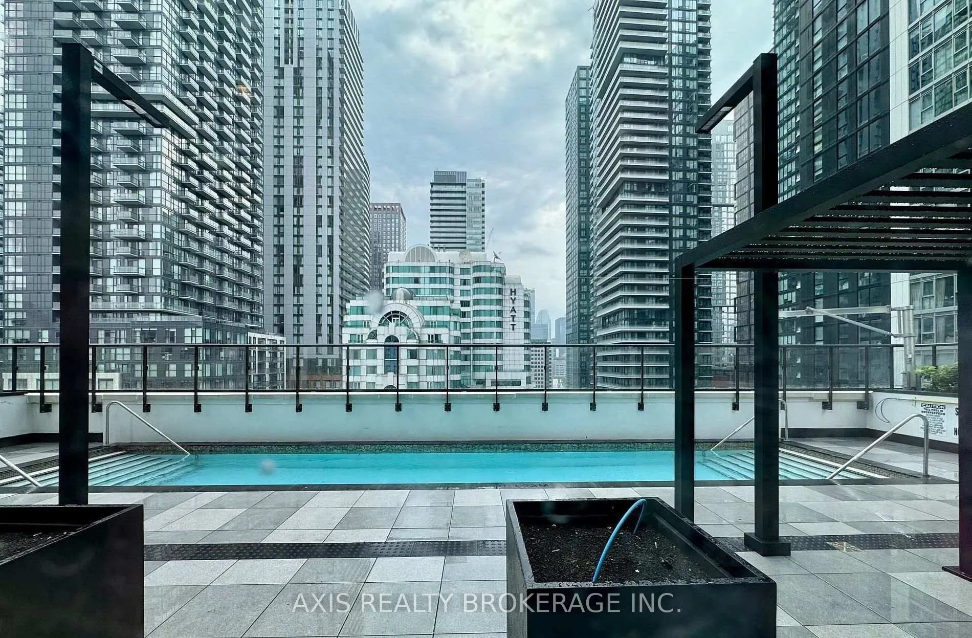 400 King Street W #2002