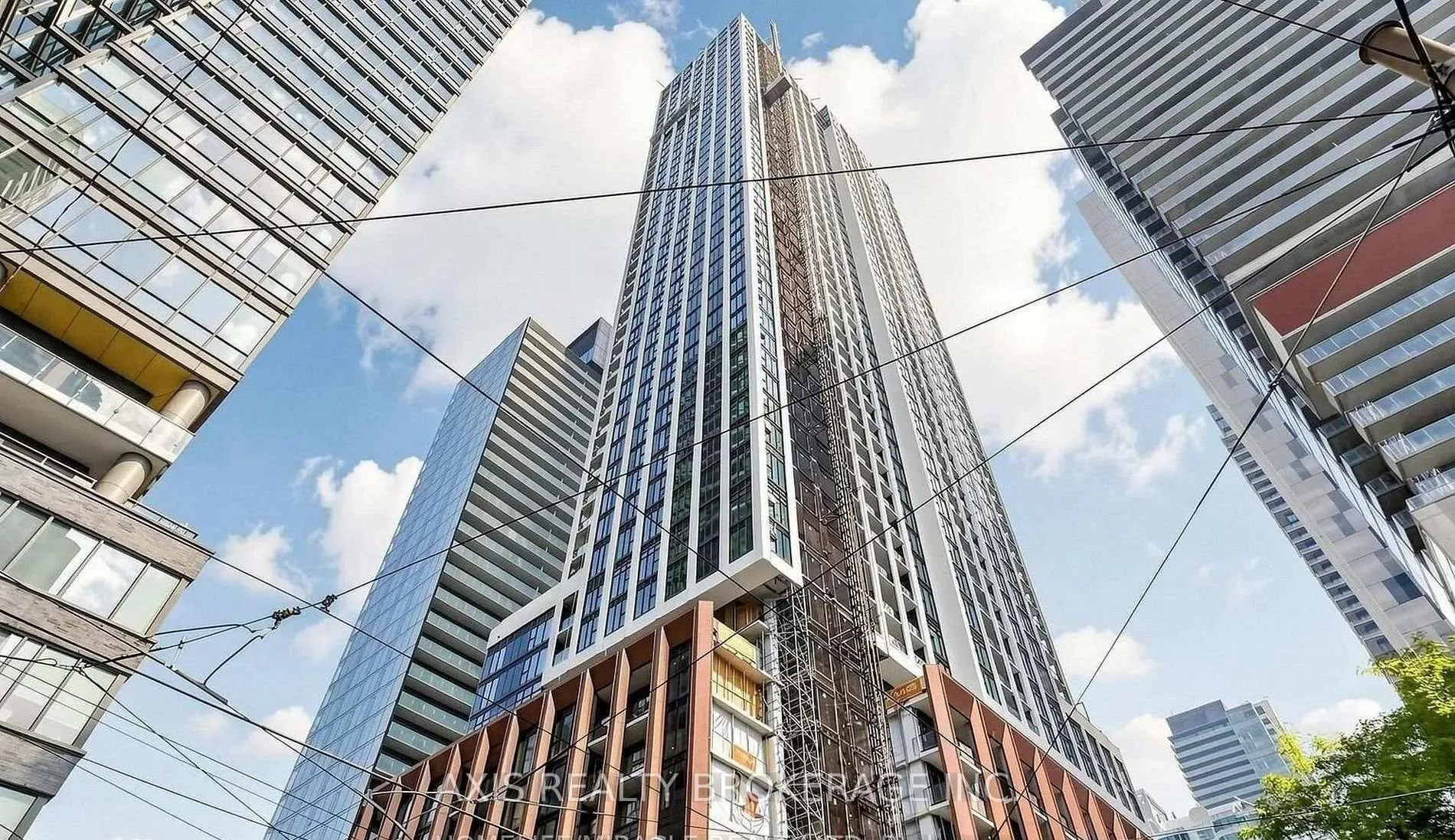 400 King Street W #2002