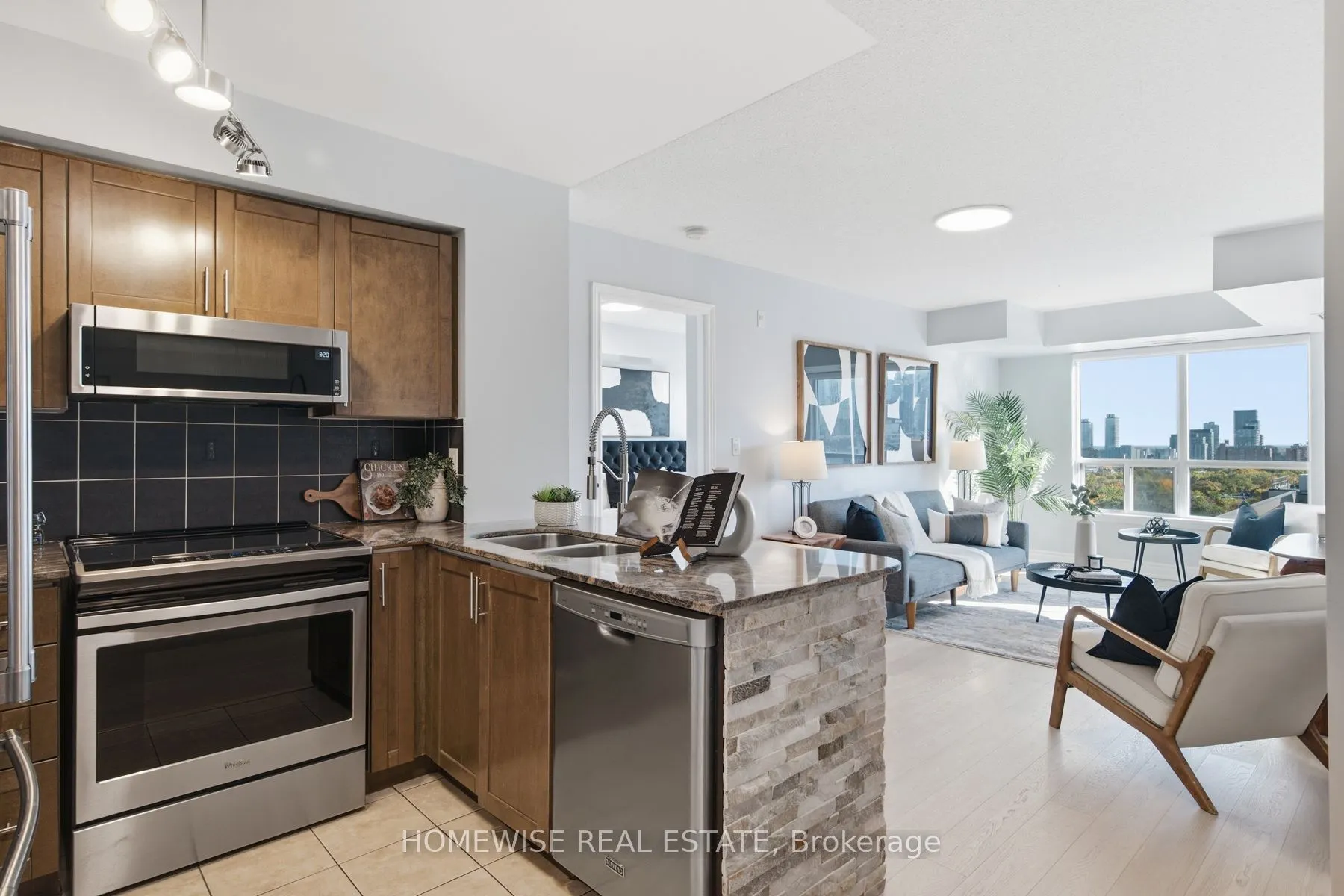 225 Wellesley Street E #1001
