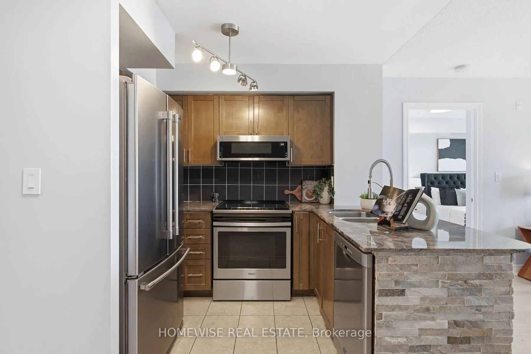 225 Wellesley Street E #1001
