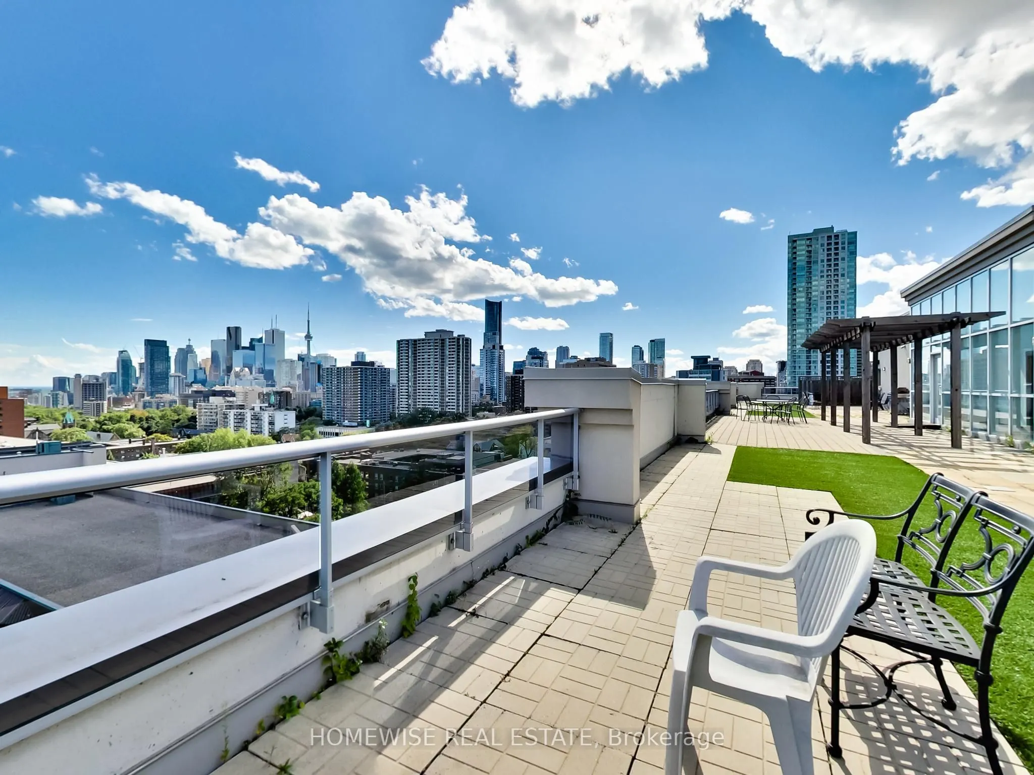 225 Wellesley Street E #1001