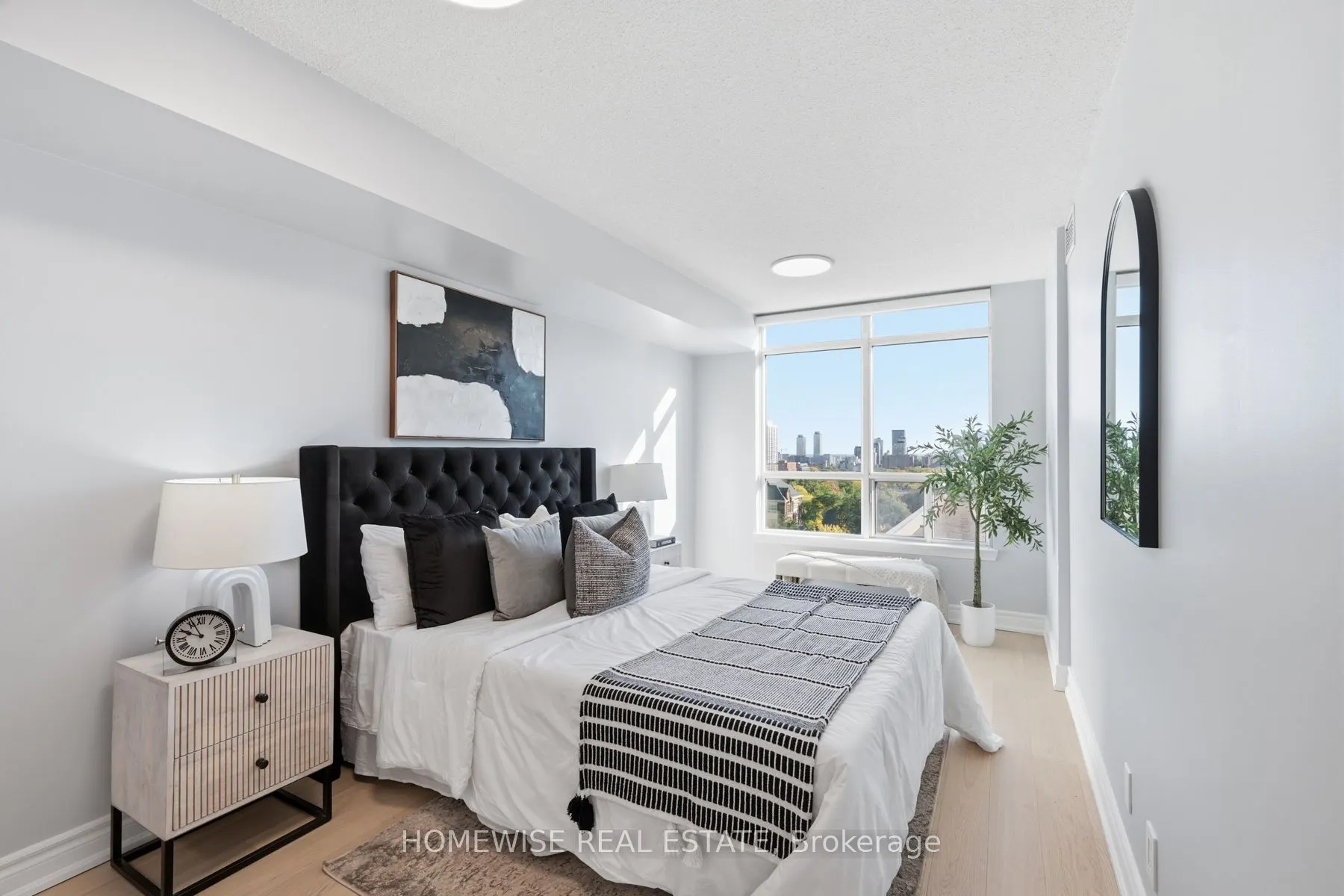 225 Wellesley Street E #1001