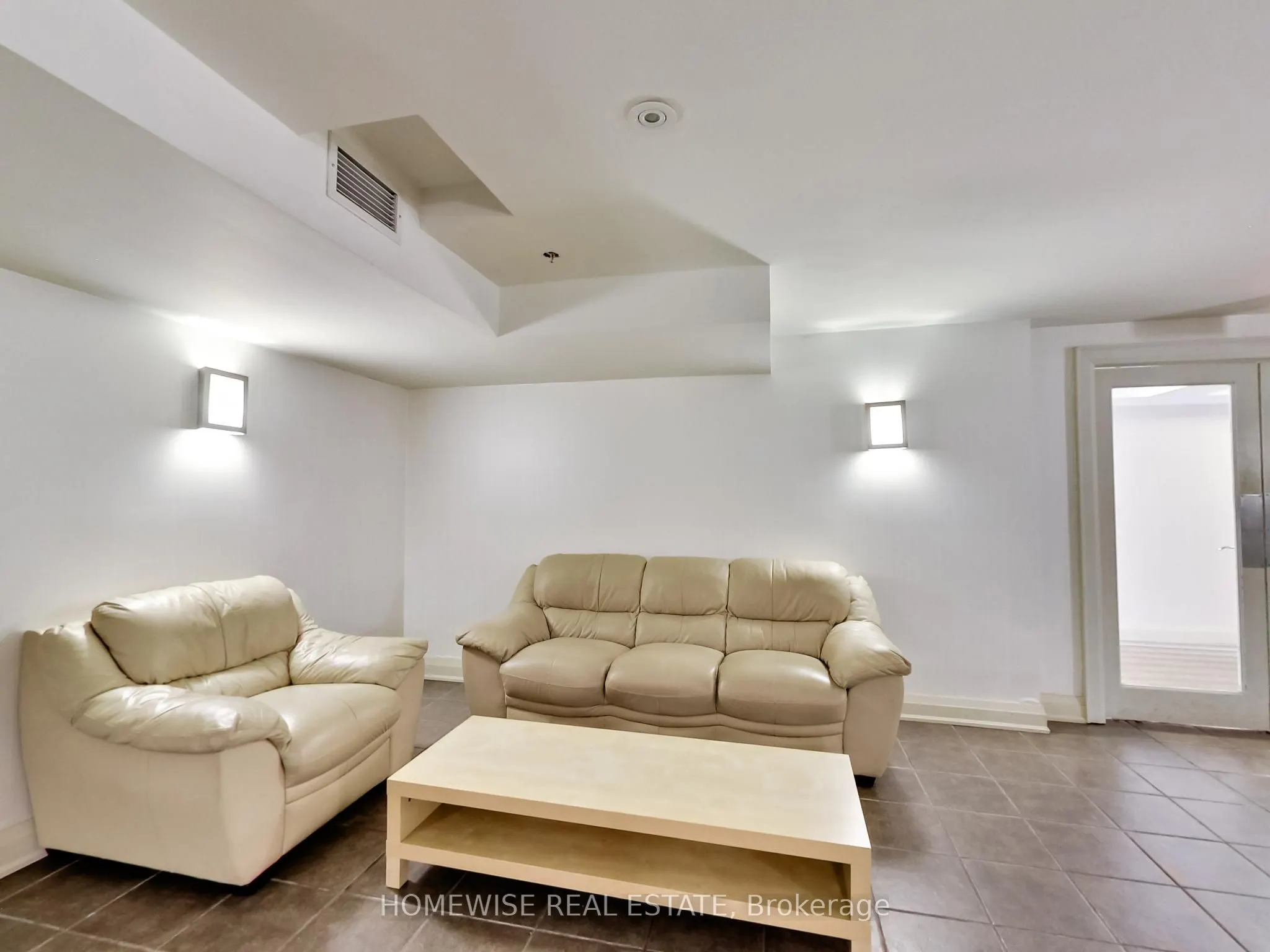 225 Wellesley Street E #1001