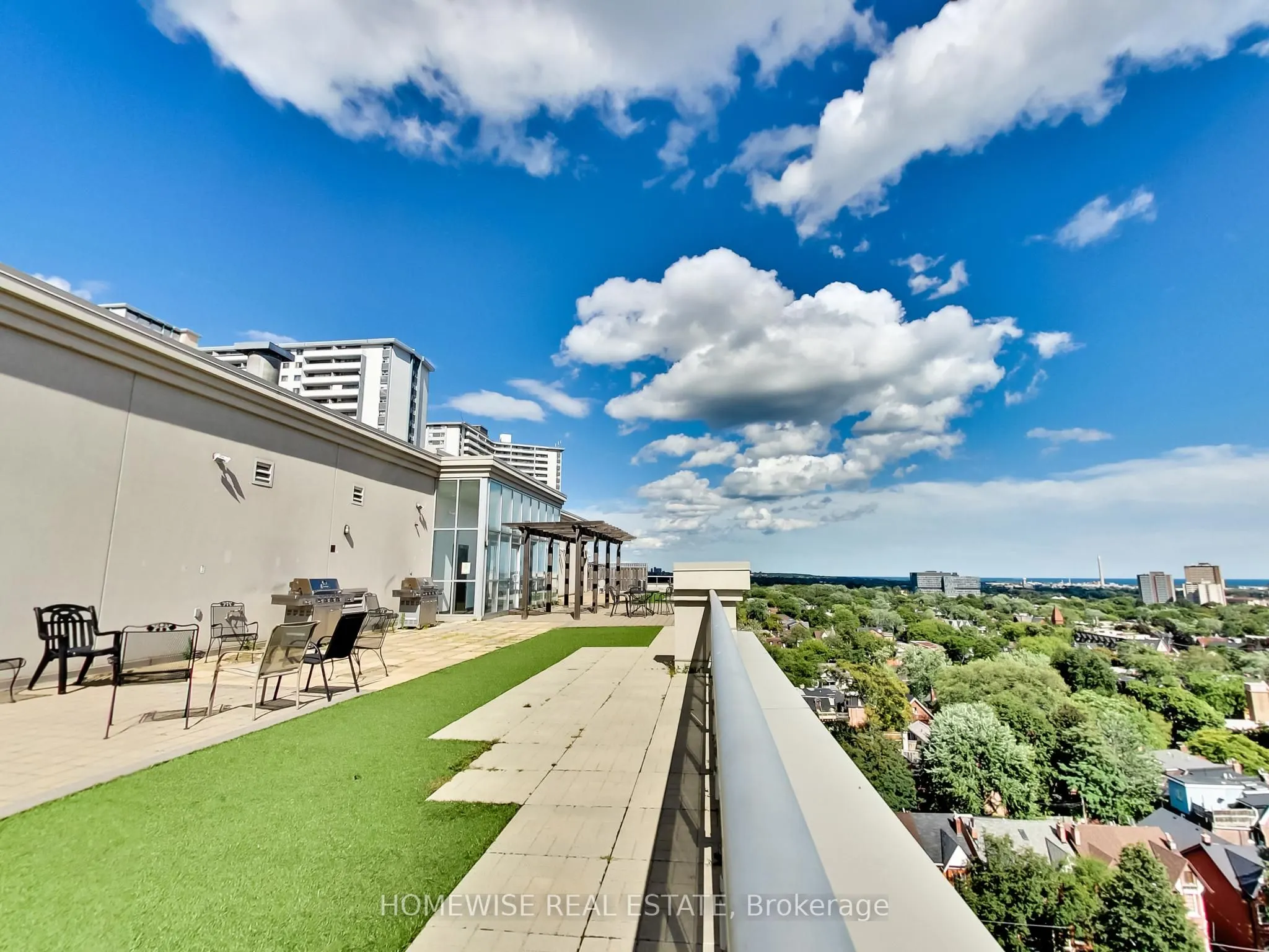 225 Wellesley Street E #1001