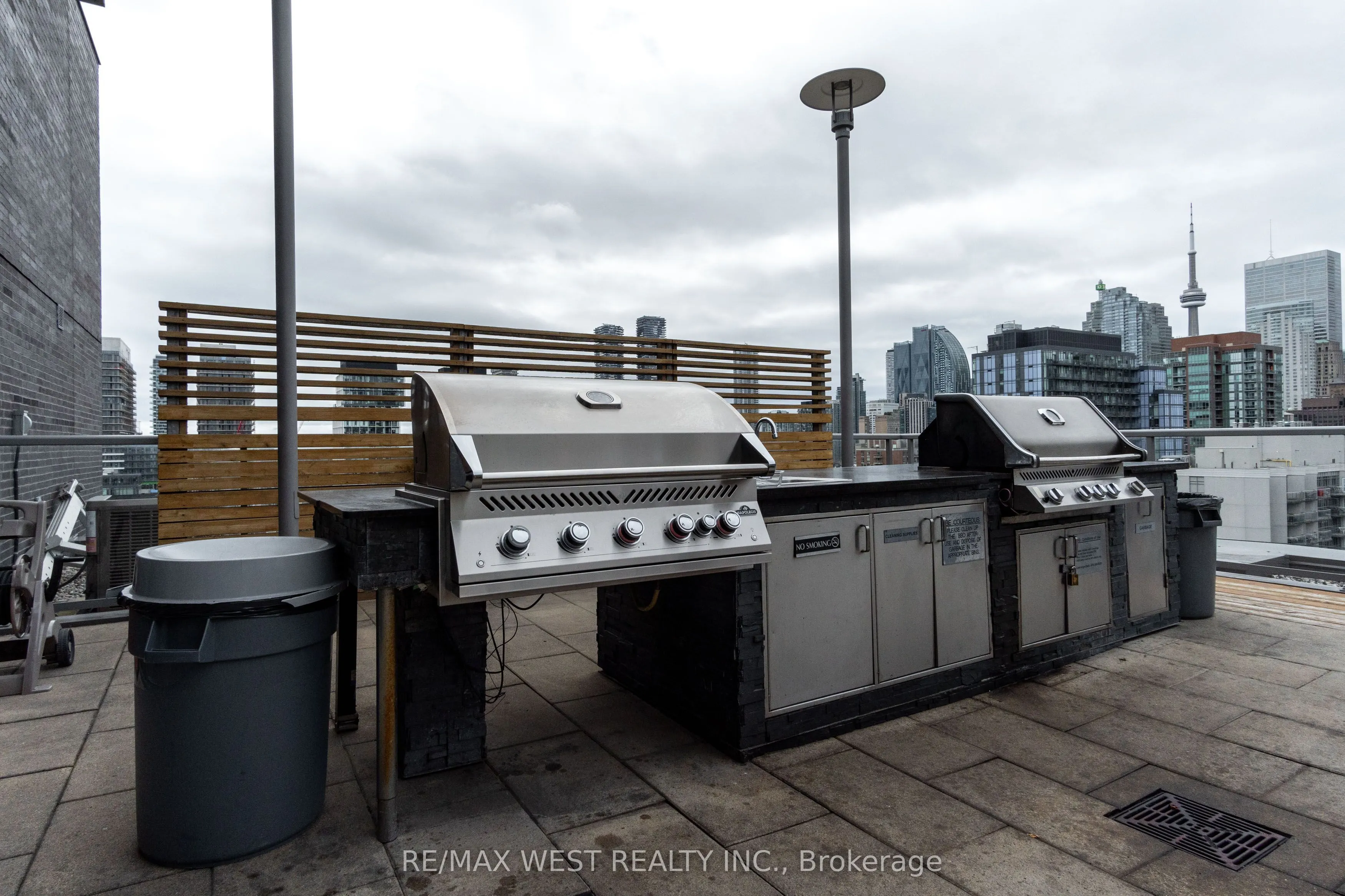 320 Richmond Street E #LPH 1611