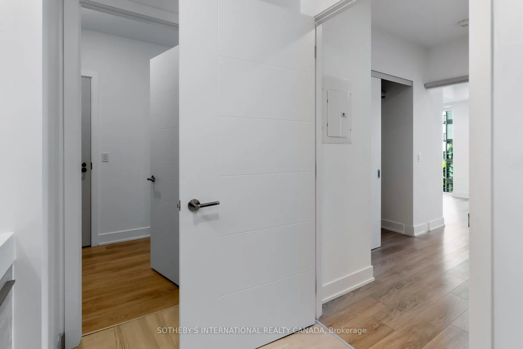200 Redpath Avenue #3301