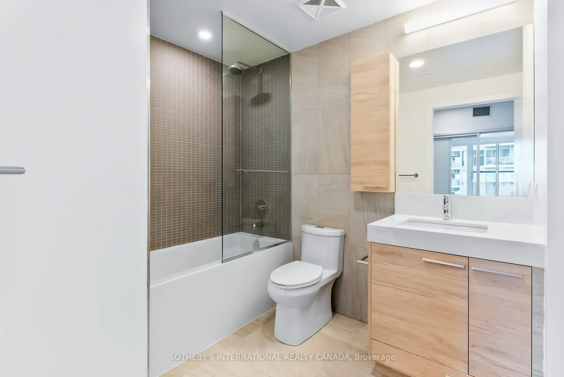200 Redpath Avenue #3301