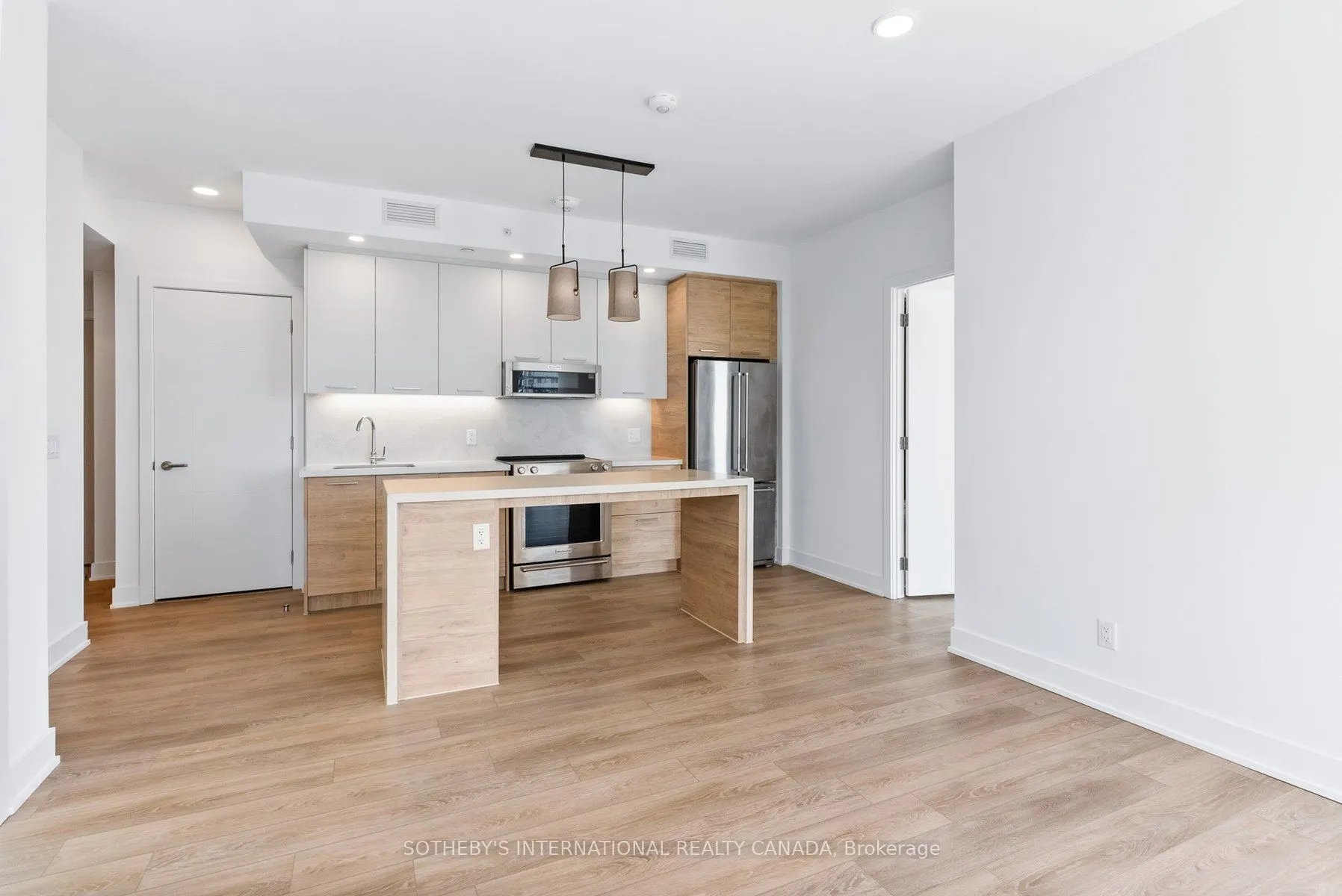 200 Redpath Avenue #1109