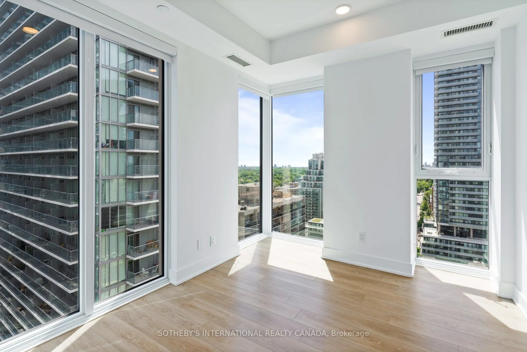 200 Redpath Avenue #1109