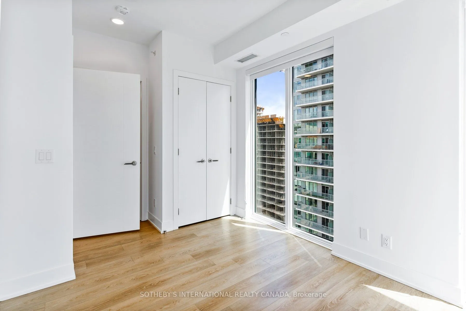 200 Redpath Avenue #1109