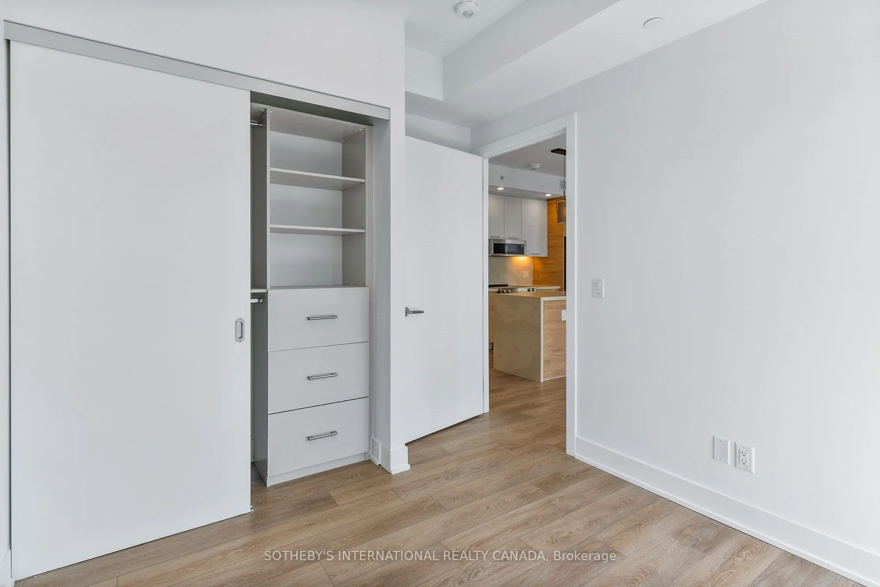 200 Redpath Avenue #1109
